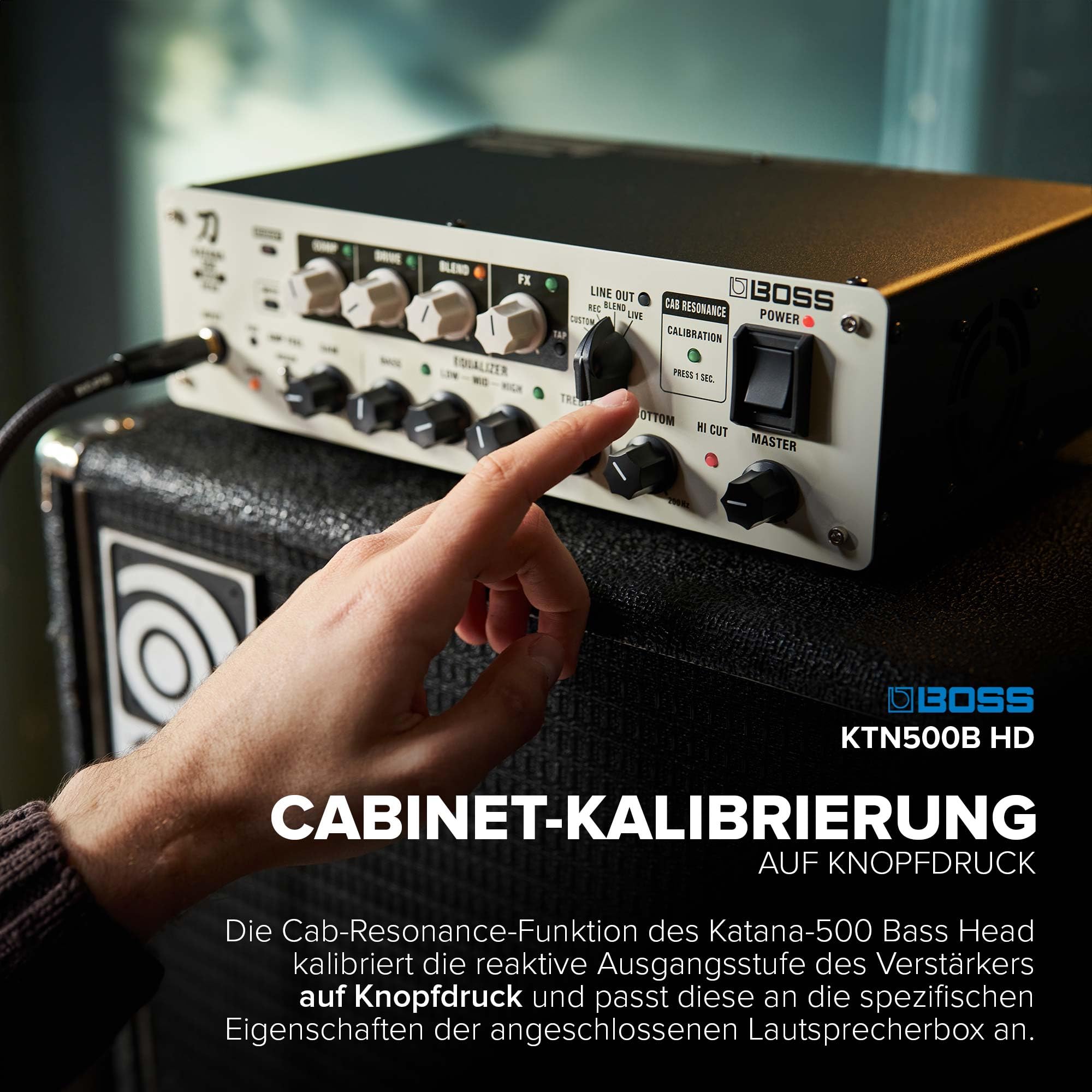 BOSS Katana-500 Bass Head | Kompakter 500W Bass-Topteilverstärker mit professionellen Soundwerkzeugen | Innovative Cabinet-Kalibrierung | Zugriff auf über 60 Effekte mit BOSS Tone Studio