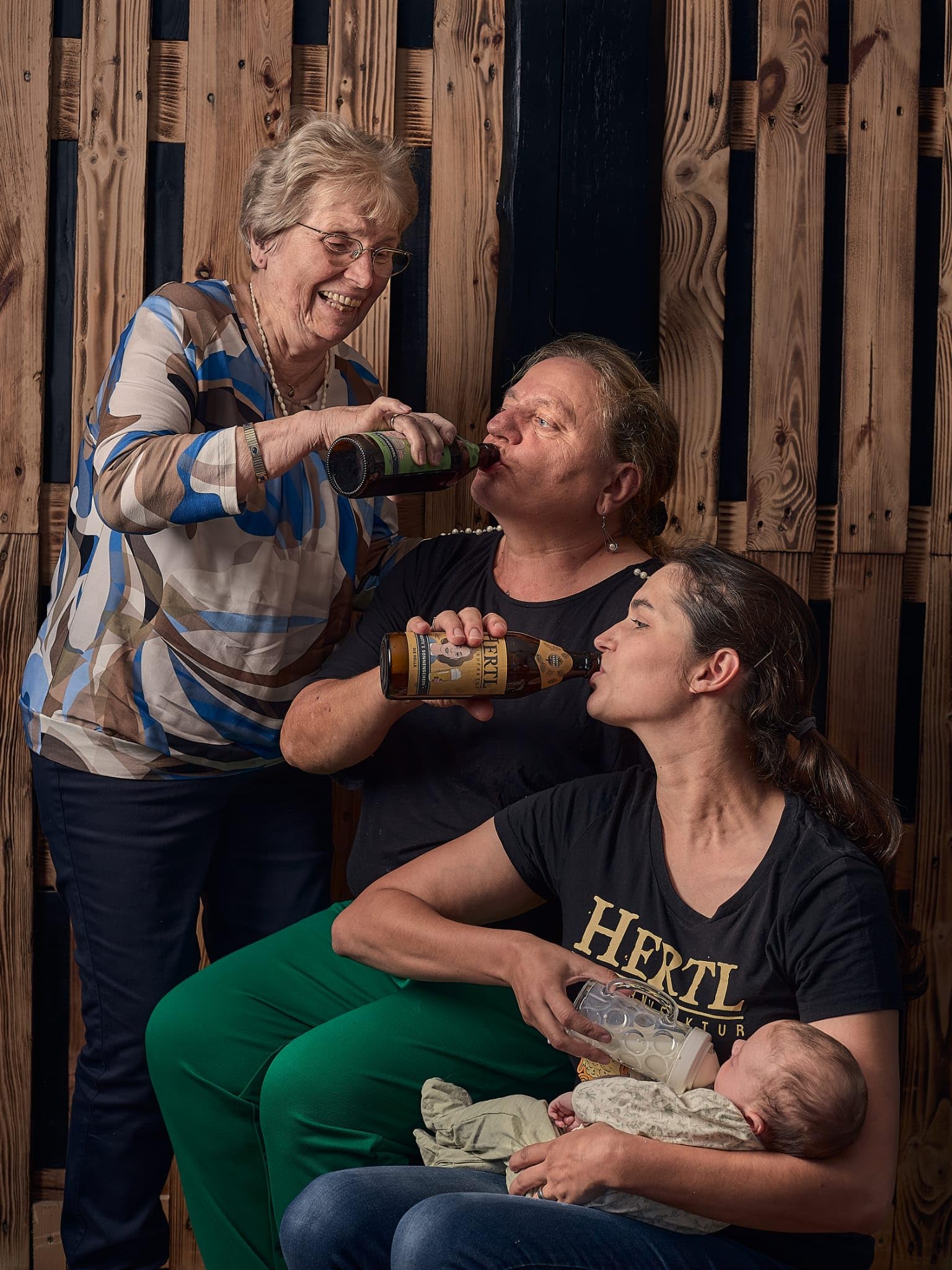 Hertl Oma's Betthupferl aus der Braumanufaktur Hertl | | 10L (20 x 0,5L Flaschen) | Fränkischer Bernsteinbock im Kasten | 6,5% vol - Bier aus Deutschland