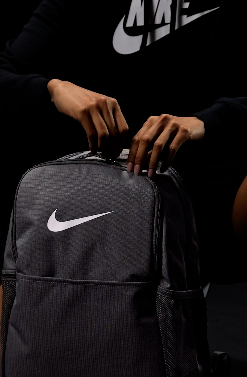 Amazon.com | Nike Unisex Brasilia 9.5 Training Backpack (Medium, 24L), Iron  Grey/Black/White, MISC | Casual Daypacks