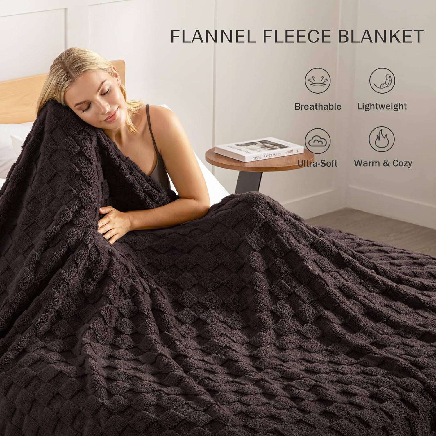 Exclusivo Mezcla King Size Flannel Fleece Blanket, Super Soft and Warm Lightweight Checkered Pattern Blankets for All Seasons, 90x104 Inches, Coffee