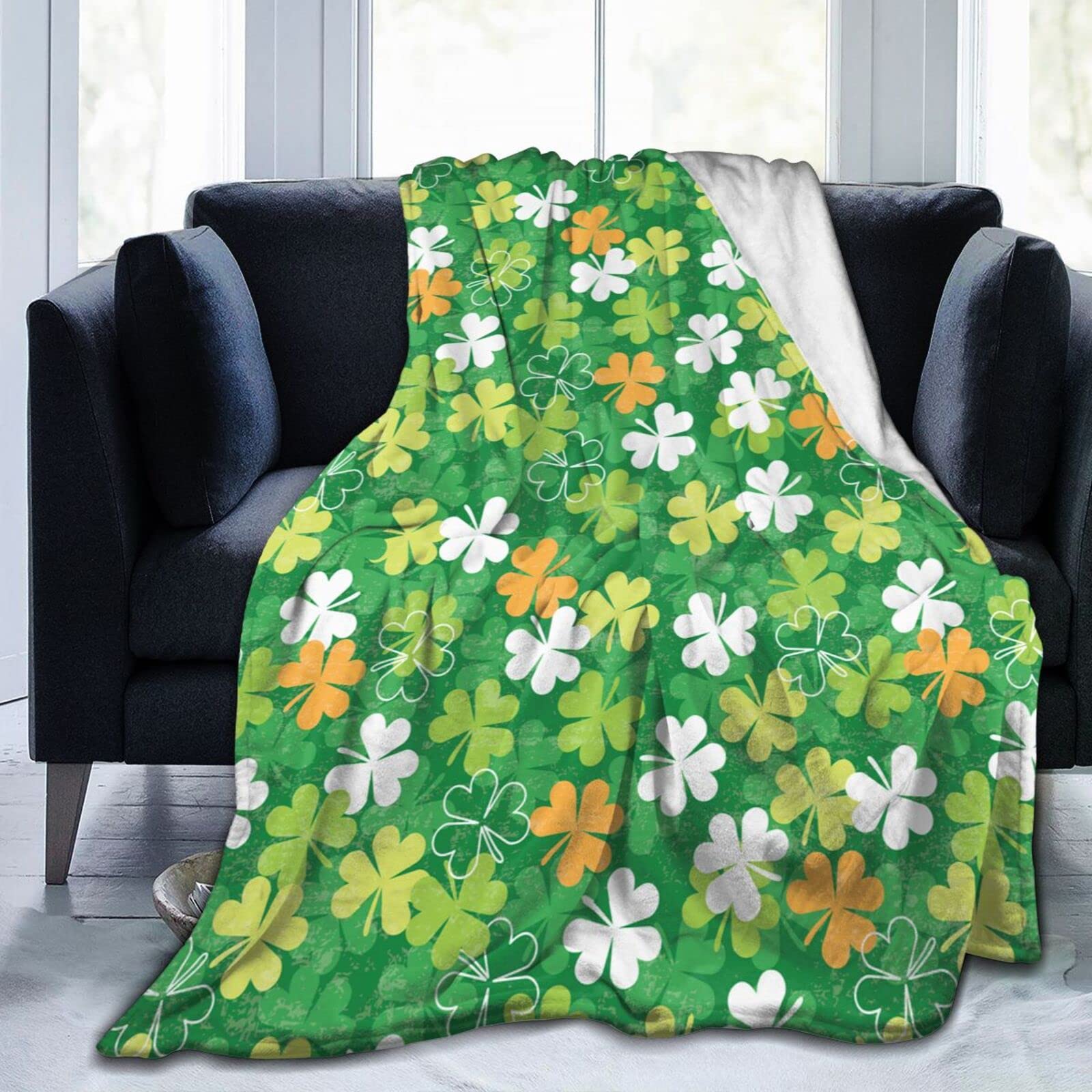 Lsjuee Soft Cozy Flannel Fleece Blanket for All Seasons St Patrick's Day Shamrock Lightweight Throw Blanket for Bed/Couch/Sofa/Camping- Green Lucky Shamrocks Irish Clover 50"X40"