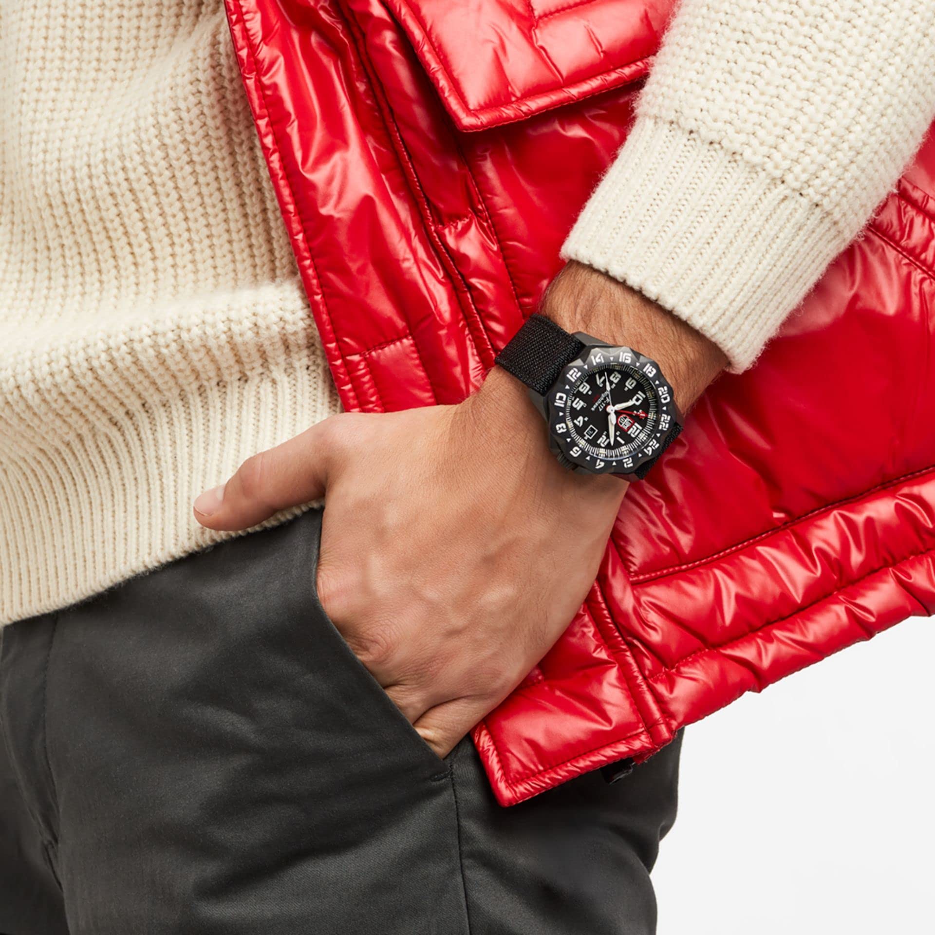 Luminox – F-117 Nighthawk HerrenUhr 44 mm, 6400 Serie, Pilotenuhr Edelstahl, Swiss Quarz Uhr, Zweite Zeitzone, 200 m wasserdicht, Selbstleuchtend