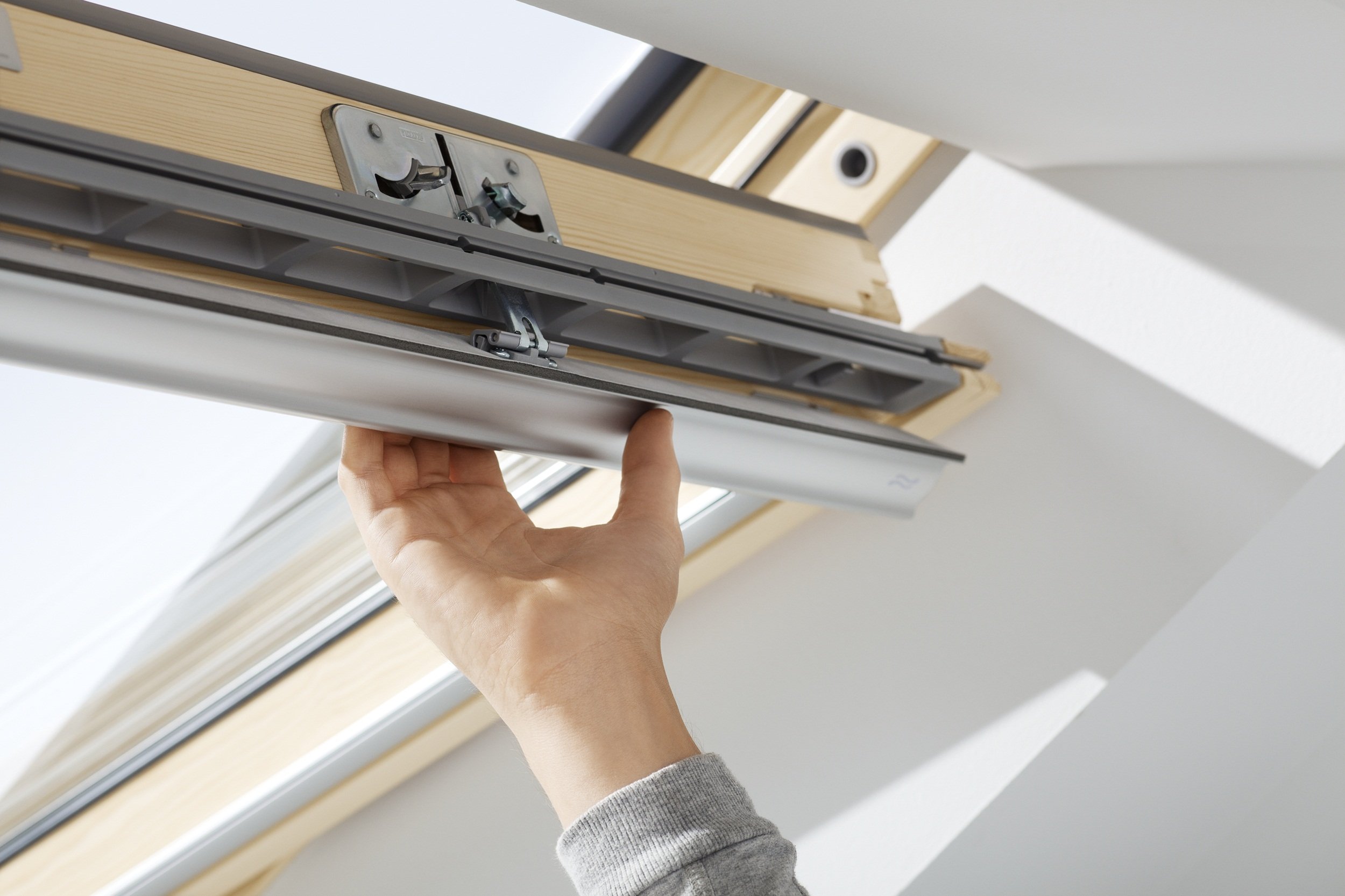Orginal VELUX DACHFENSTER SCHWINGFENSTER aus Holz GZL 1051 - SK06 (114x118cm)