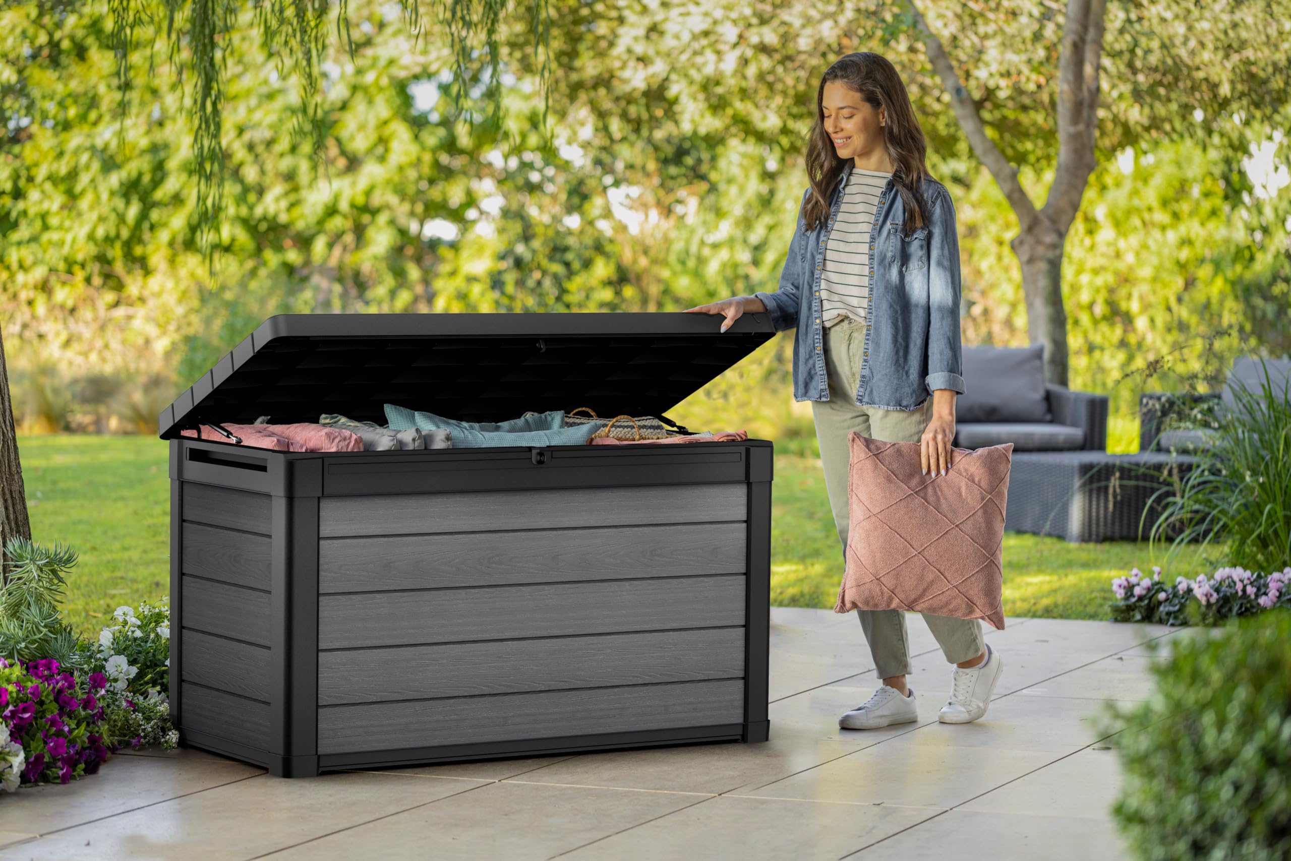 Keter Cortina 100G Baule da Giardino 380L Effetto Legno Grigio 122,9x62,1x70,6H cm