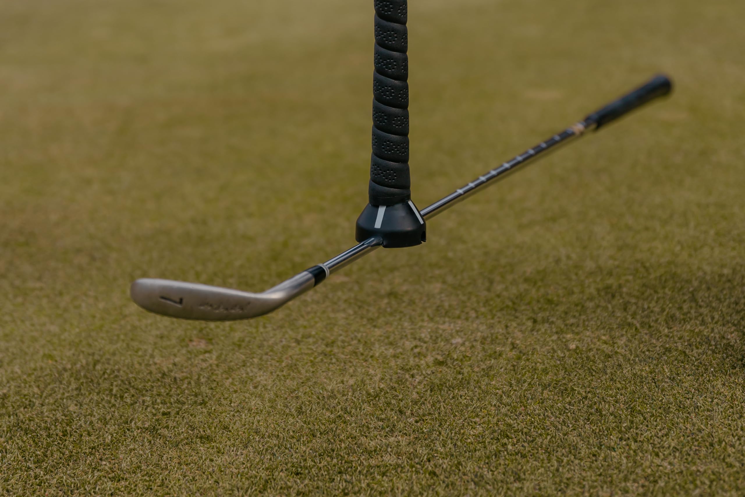 Golf Ball/Club Retriever Pick-Up Tool for Putter Grip – Screw-On Golf Ball Picker Upper | Durable Rubber Cup with Metal Screw | Easy Golf Ball Pick Up