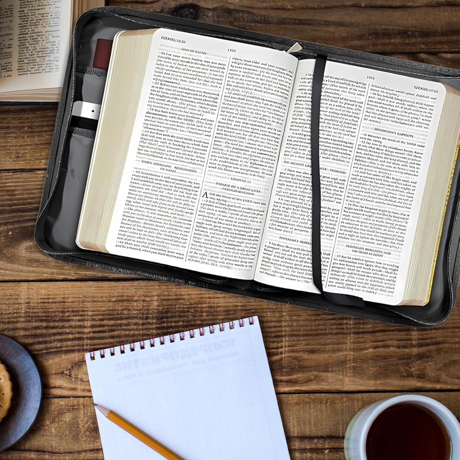 DEGDFSGR PU Leather Large Capacity Bible Cover Case for Women with Handle and Zipper, Bible Bag Carrying Case Study Bible Supplies for Men, Jesus with White Doves Cross