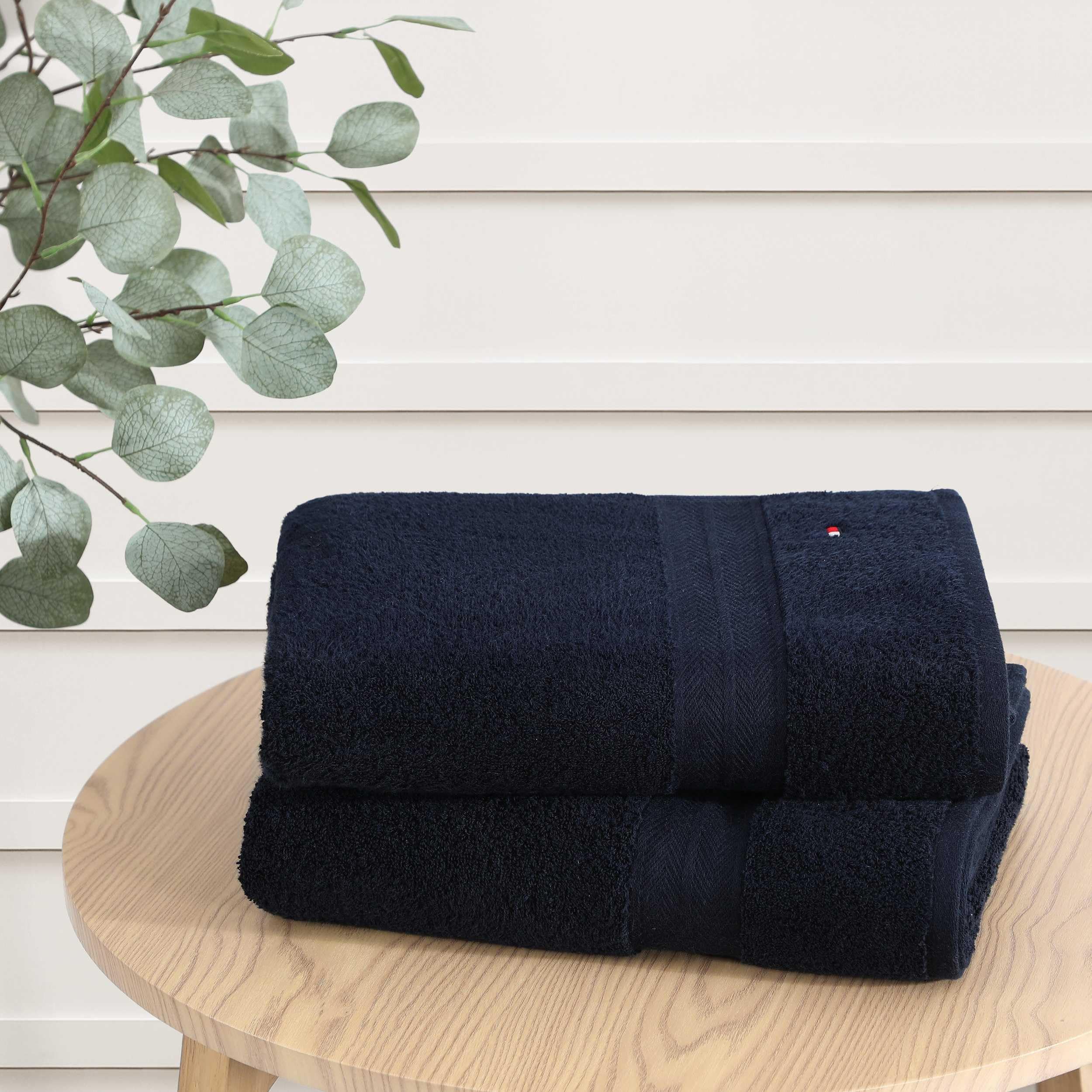Tommy Hilfiger - Juego de Toallas de baño, Rizo de algodón Absorbente con Cero torsión, Peso Medio, Certificado Oeko-Tex (Azul Oscuro Moderno, 2 Piezas)