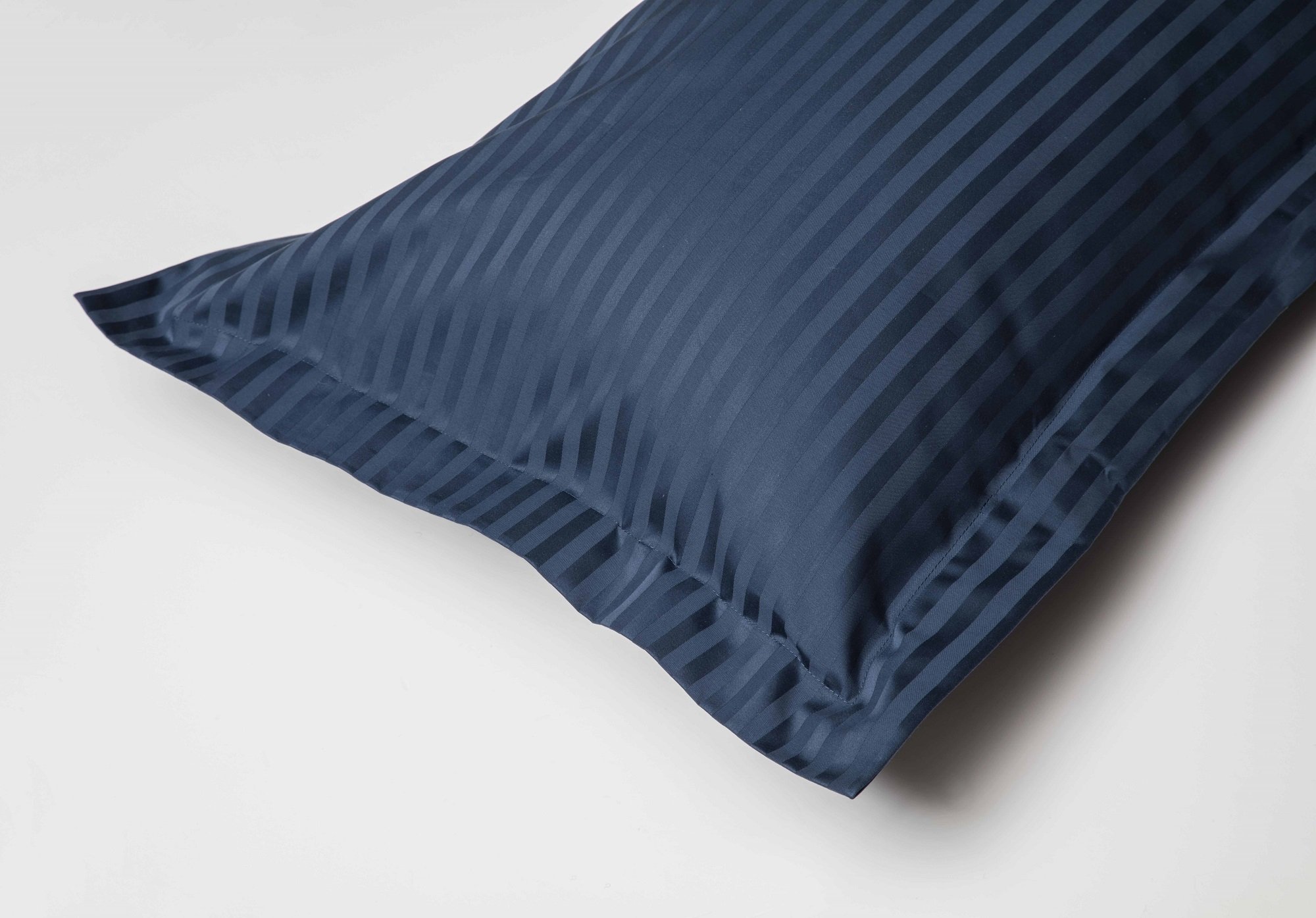 Belledorm Navy Hotel Suite Satin Stripe - 4 Pack Oxford Pillowcases (Navy)