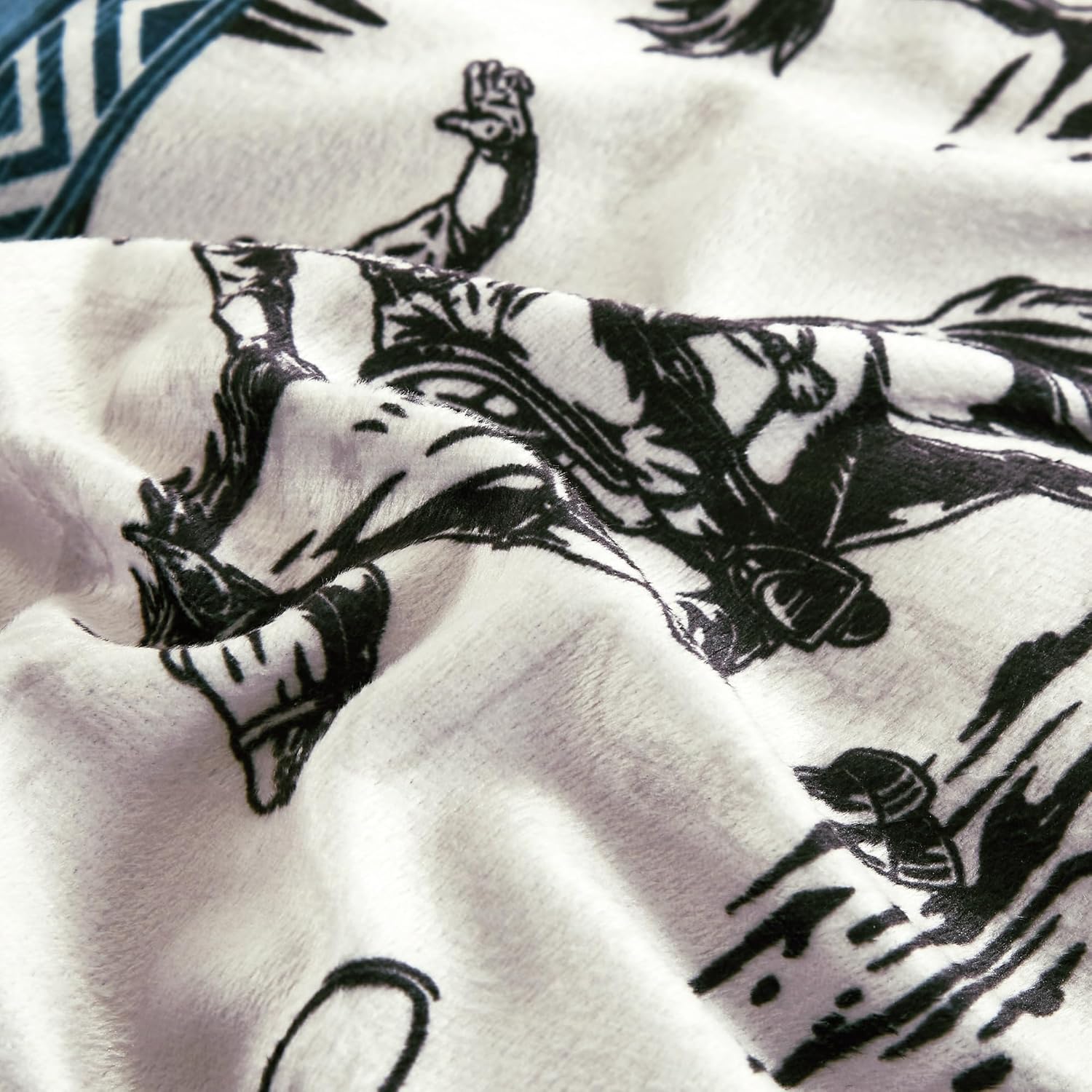 WPM WORLD PRODUCTS MART 7 Piece Western Cowboy Bedding Set, Southwestern Aztec Pattern Velvet Comforter, Ranch Farmhouse Style Teal and Red Horse Riding Design (Queen) - Image 6