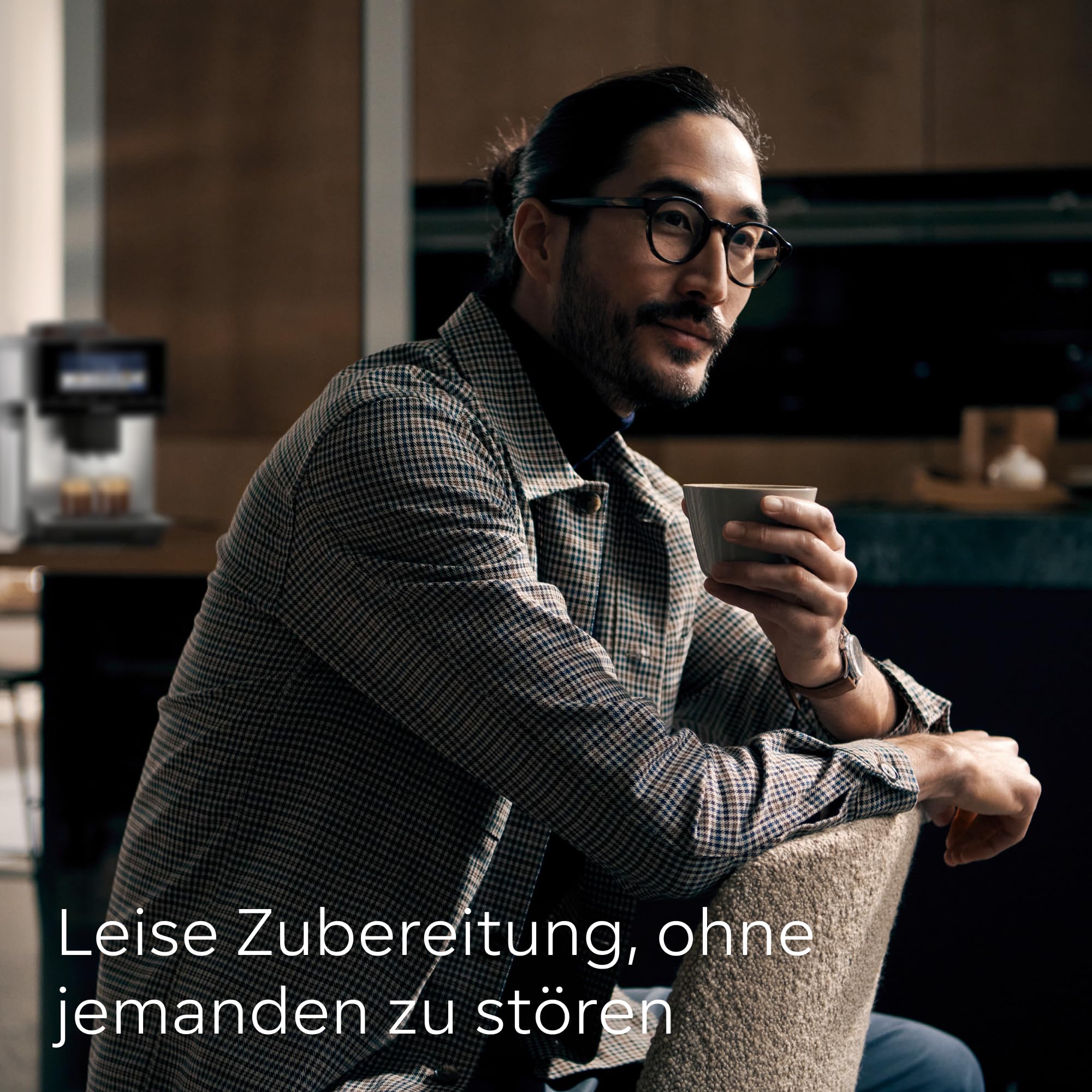 Siemens Kaffeevollautomat EQ900, großes farbiges TFT-Display, 36 Heiß- und Kaltgetränke, Cold Brew, super leise, Keramikmahlwerk, Doppeltassenfunktion, Steuerung per App, Edelstahl, TQ905D03
