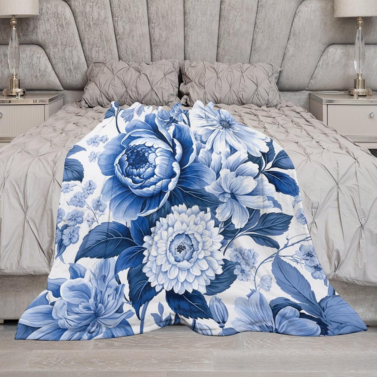 Blanket Blue & White Mediterranean Vintage Floral Throw Blankets Blue and White Floral Lightweight Super Soft Cozy Luxury Bed Blanket Microfiber for Couch Sofa Bed for Kids and Adults 70"x80"