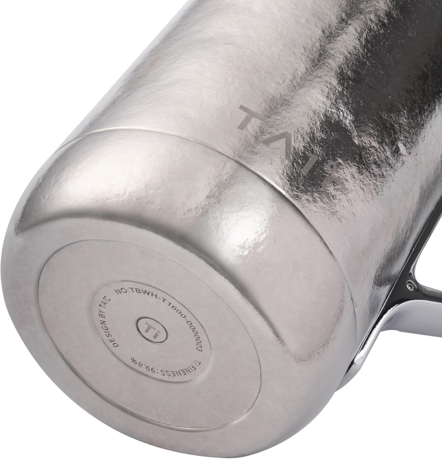 TAIC Titanium Keep-warm 1600 ml Stylish Double Wall Coffee Pot, Easy to Clean (Maple Leaf)