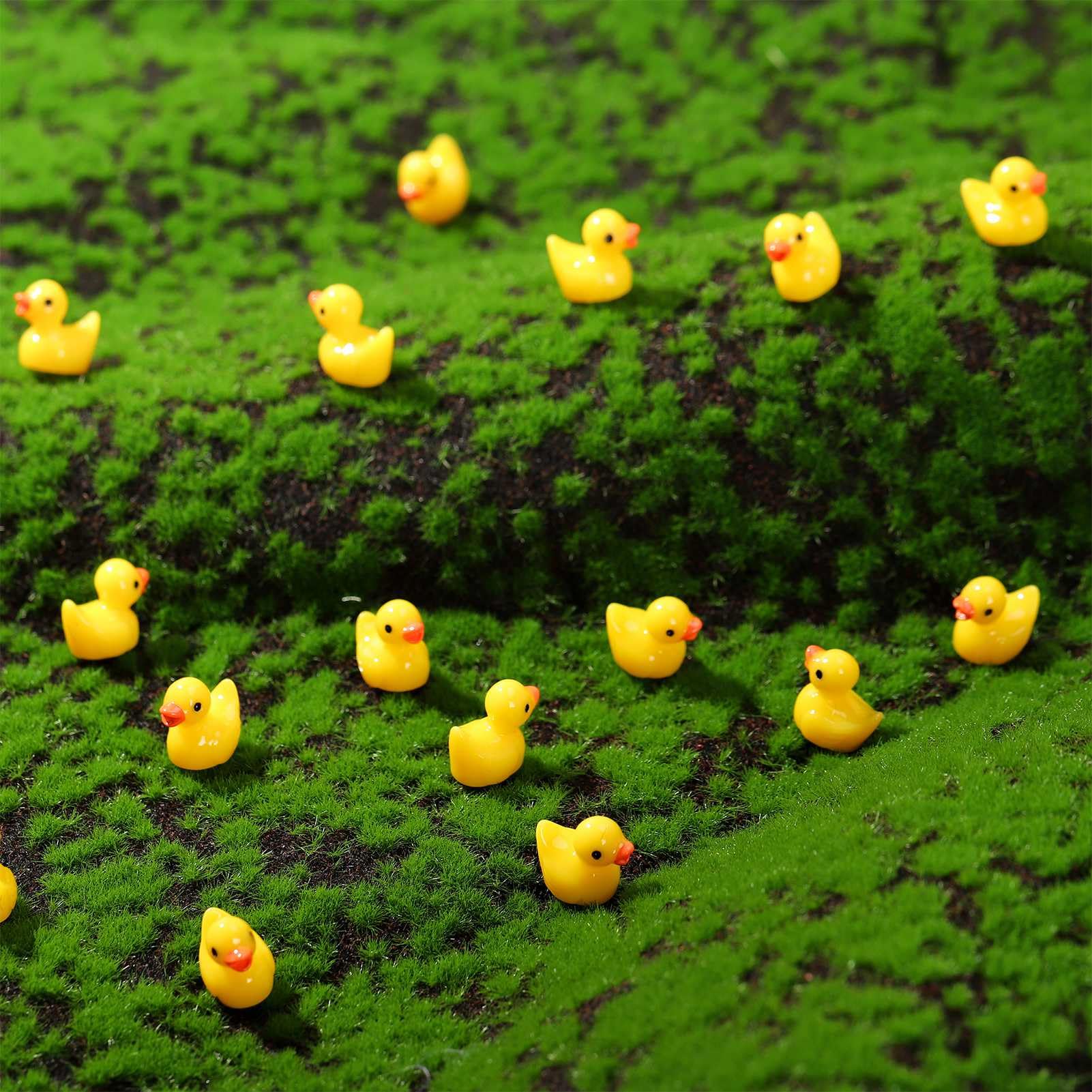 AIEX Lot De 100 Mini Canards En Résine, Mini Canards De Noël En Vrac Mignons Jaunes Et Blancs Avec Chapeau De Noel Accessoires De Noel Pour Aquarium Maison De Poupee Decoration De Table