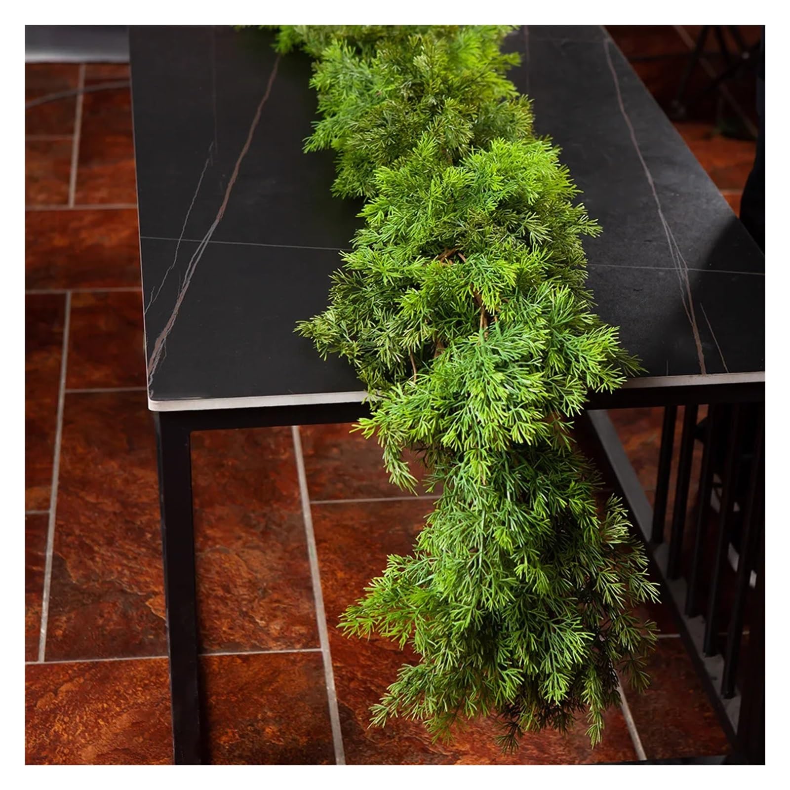Künstliche Weihnachtsgirlande aus Kiefern und Zypressen (180/270 cm) for Tisch, Kaminsims und als Heimdekoration(270cm)