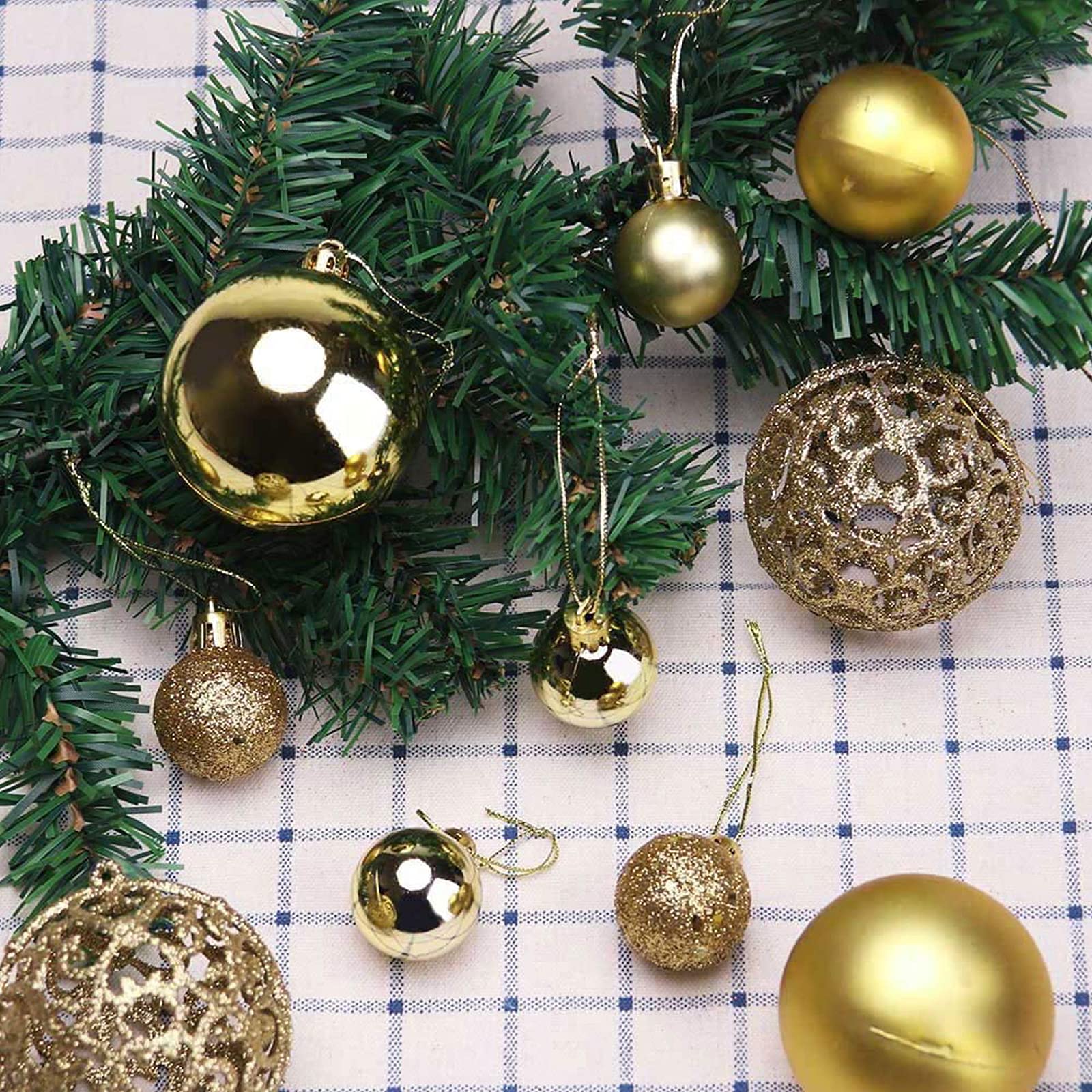 Kerstbal, kerstballen, 3-8 cm, 60-70 stuks, mat veelkleurige plastic kerstballen en decoratieve hangers met hangend touw voor kerstboom, ramen, pluisjes, entreedecoratie (willekeurige vorm
