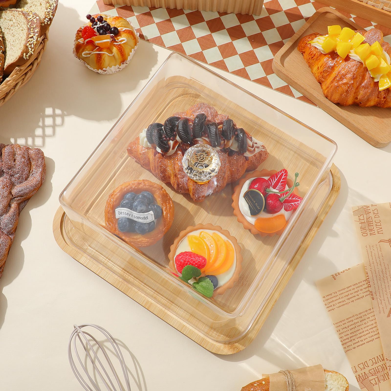 OSALADI Soporte para Pasteles Pequeño con Cubierta Cuadrada Acrílica y Base de Madera, Funcional para Presentación en Cafeterías