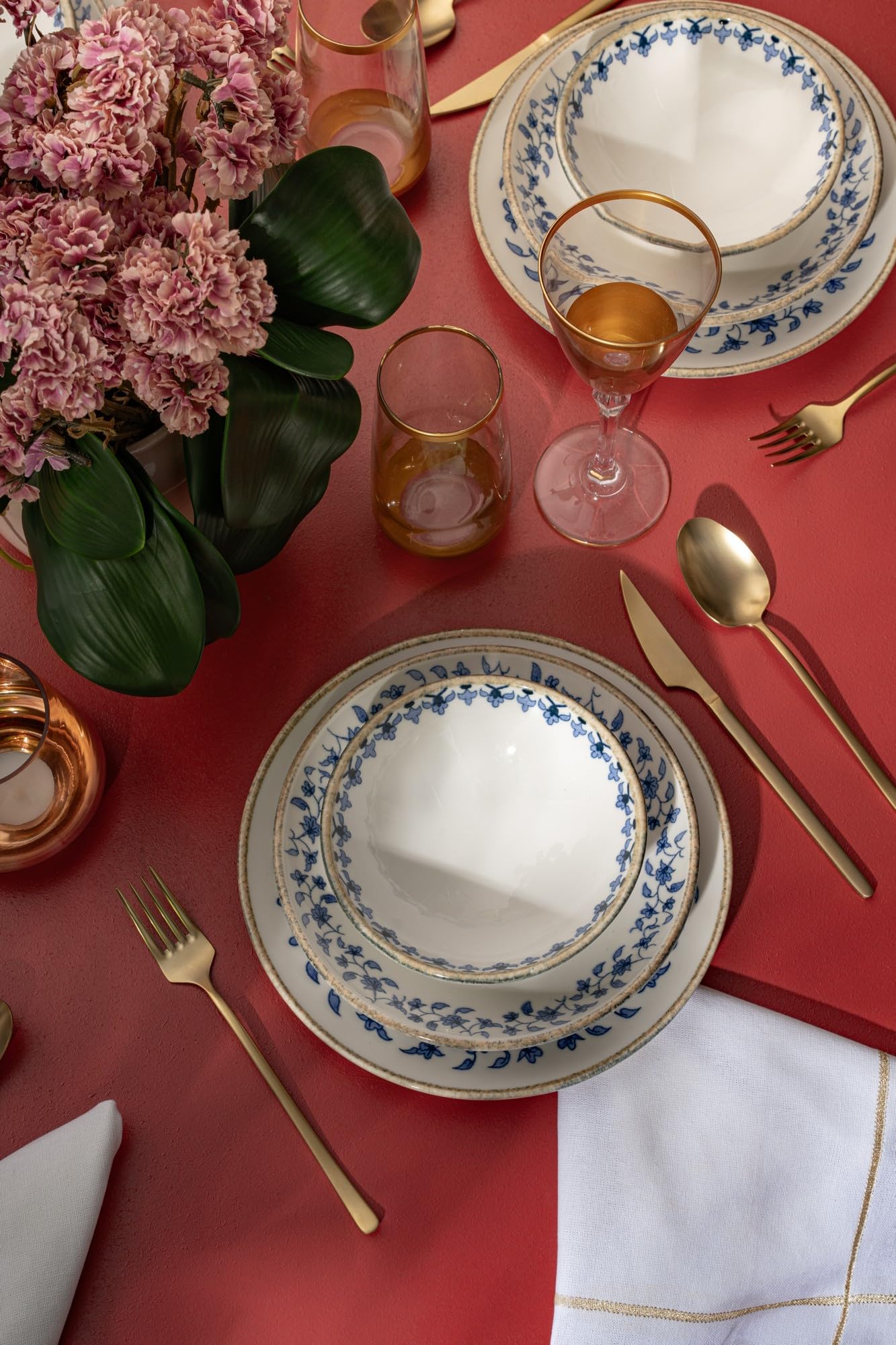 Elegancki 18-częściowy zestaw obiadowy, 100% porcelana, niebieska i biała, w zestawie 6 talerzy serwisowych (25 cm), 6 talerzy (21 cm), 6 miseczek (400 ml), idealny na posiłki i rozrywki