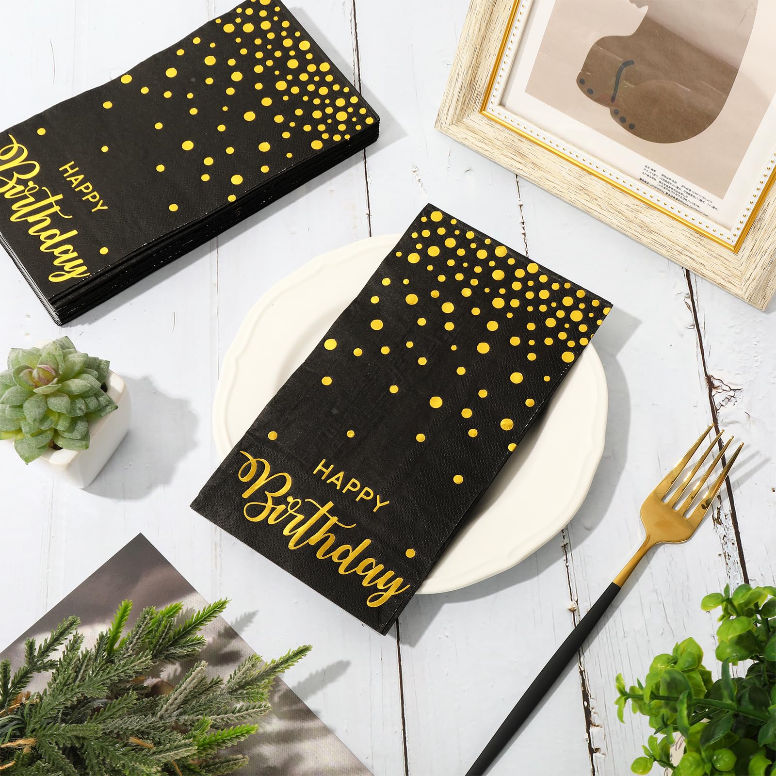JarThenaAMCS 50 servilletas de papel desechables para invitados de feliz cumpleaños, papel de aluminio negro y dorado, servilletas de mano, para decoración de mesa de fiesta de cumpleaños