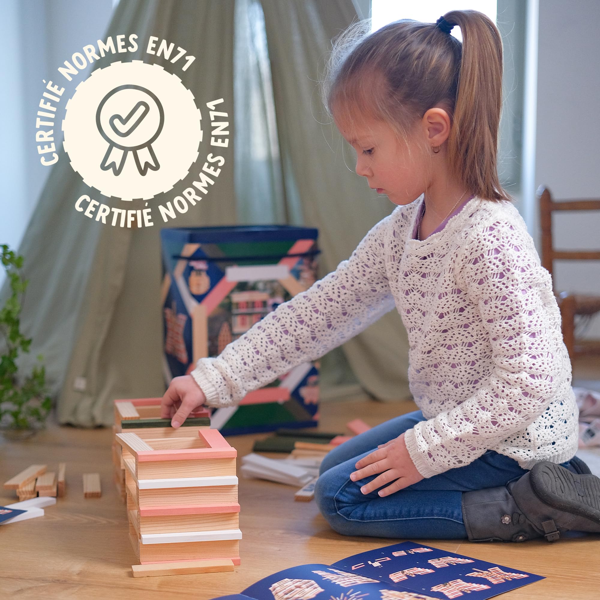 KAPLA Baril Printemps 200 planchettes colorées (Vertes Roses et Blanches), Jeu en Bois, Jeu de Construction, dès 2 Ans