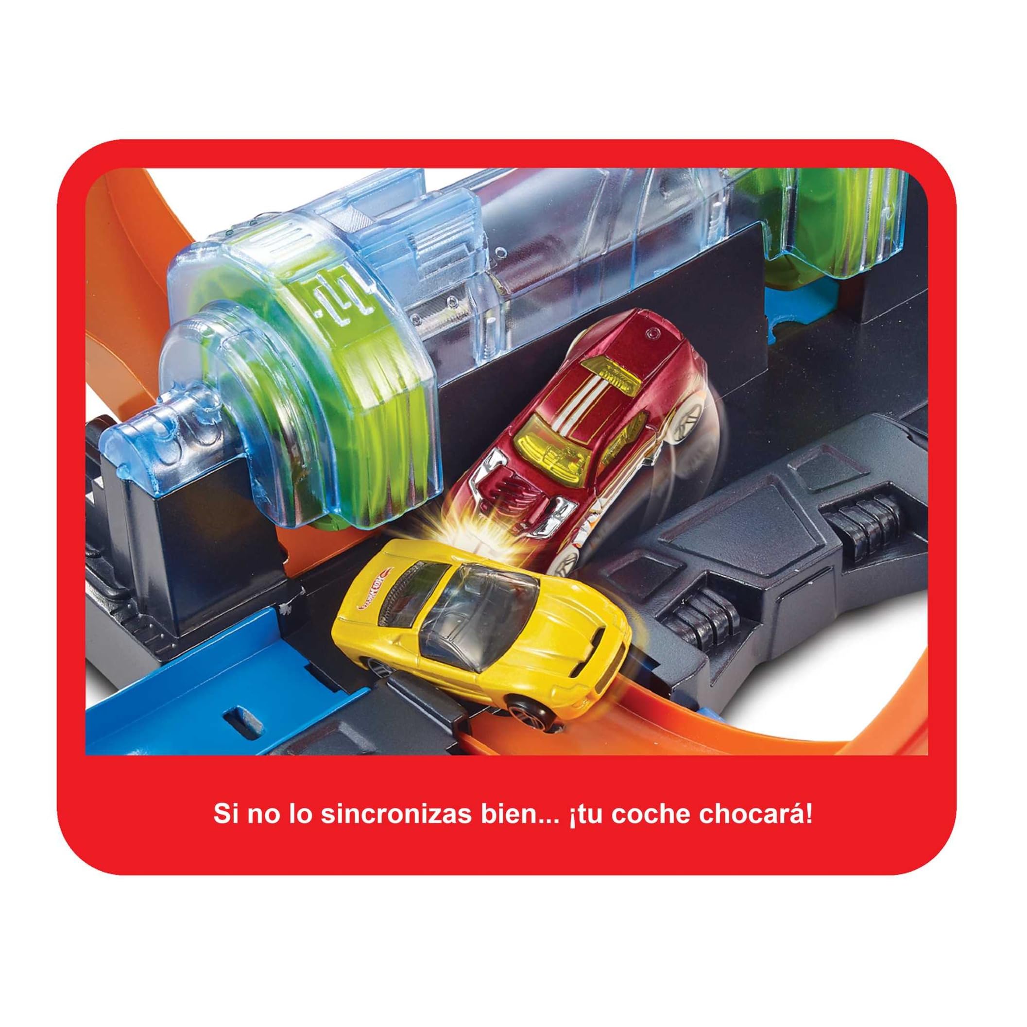 Hot Wheels Triple Looping, 3 zonas de choque y 3 propulsores, pista de coches de juguete forma de tirabuzón, FTB65