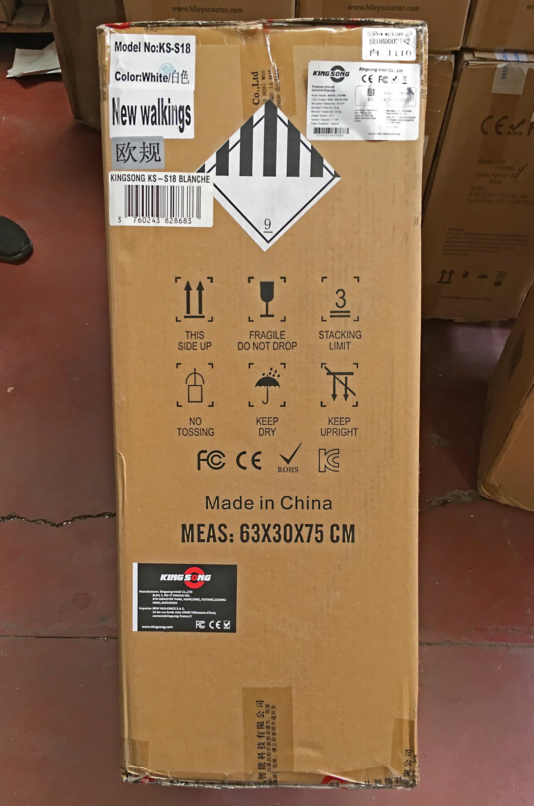 Kingsong Ciclomotor Eléctrico KS-S18, Adulto, Negro, Motor 2200W, Autonomía hasta 100km, Velocidad Limitada 25km/h, Neumático Hinchable 18", Altavoz y Bluetooth