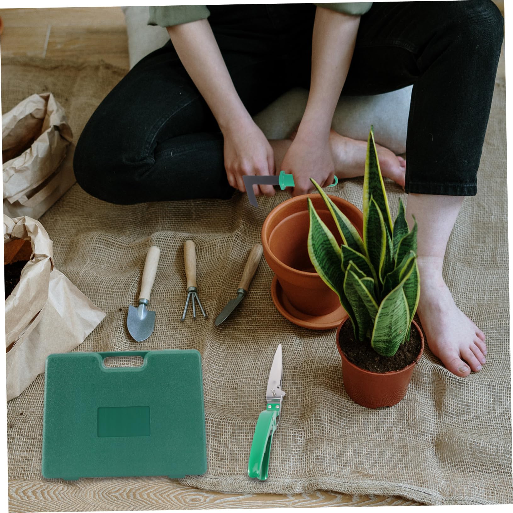 BESPORTBLE Ensemble D'outils de Jardinage avec Pelle, Sécateur, Râteau et Pulvérisateur 10 Pièces en Acier Inoxydable Robuste et Facile à Ranger, pour Plates-Bandes et Pépinières