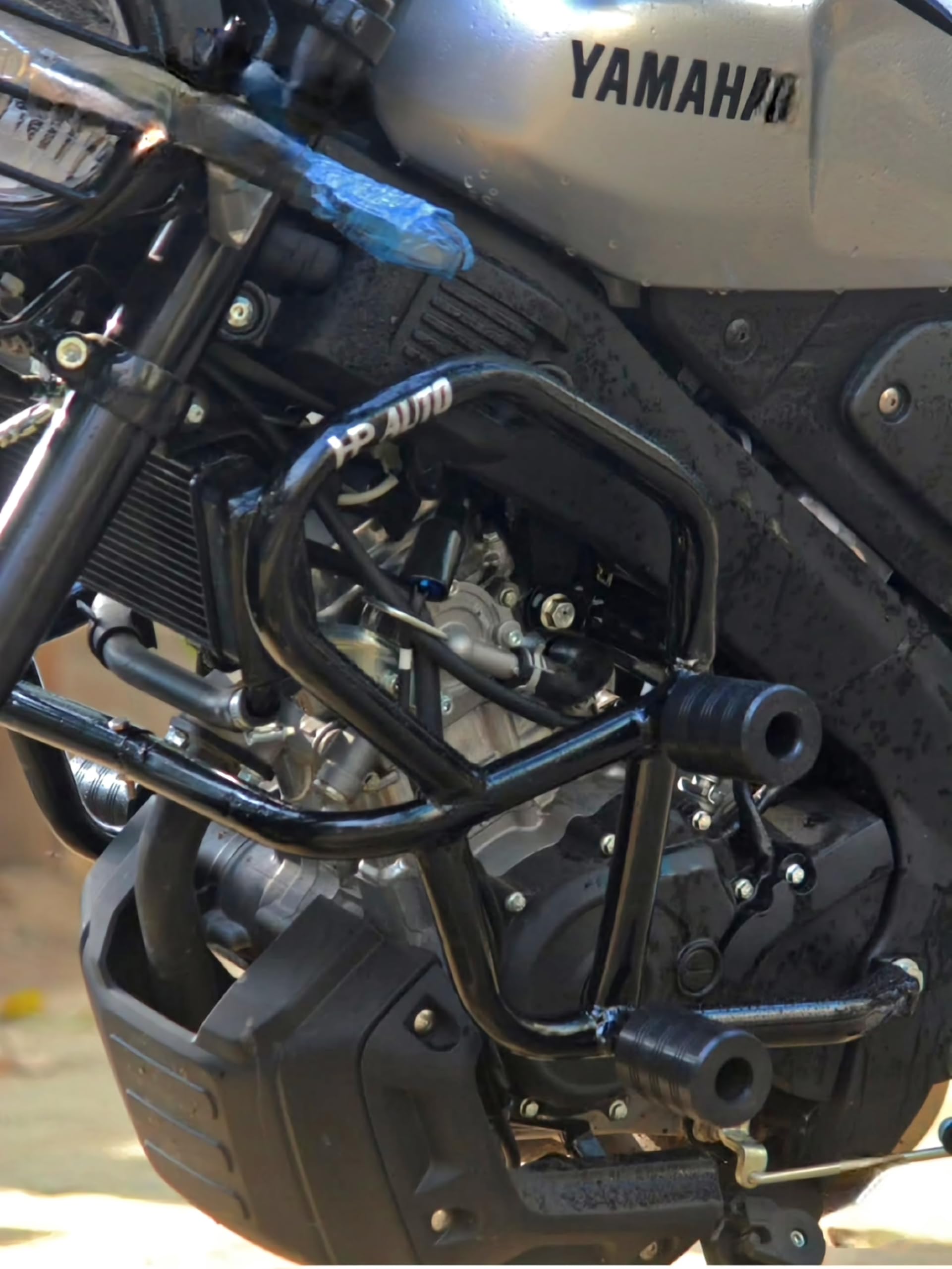 Heavy Quality Metal Crash Guard with 4 Slider Compatible for Yamaha XSR 155 (Black)-image-48