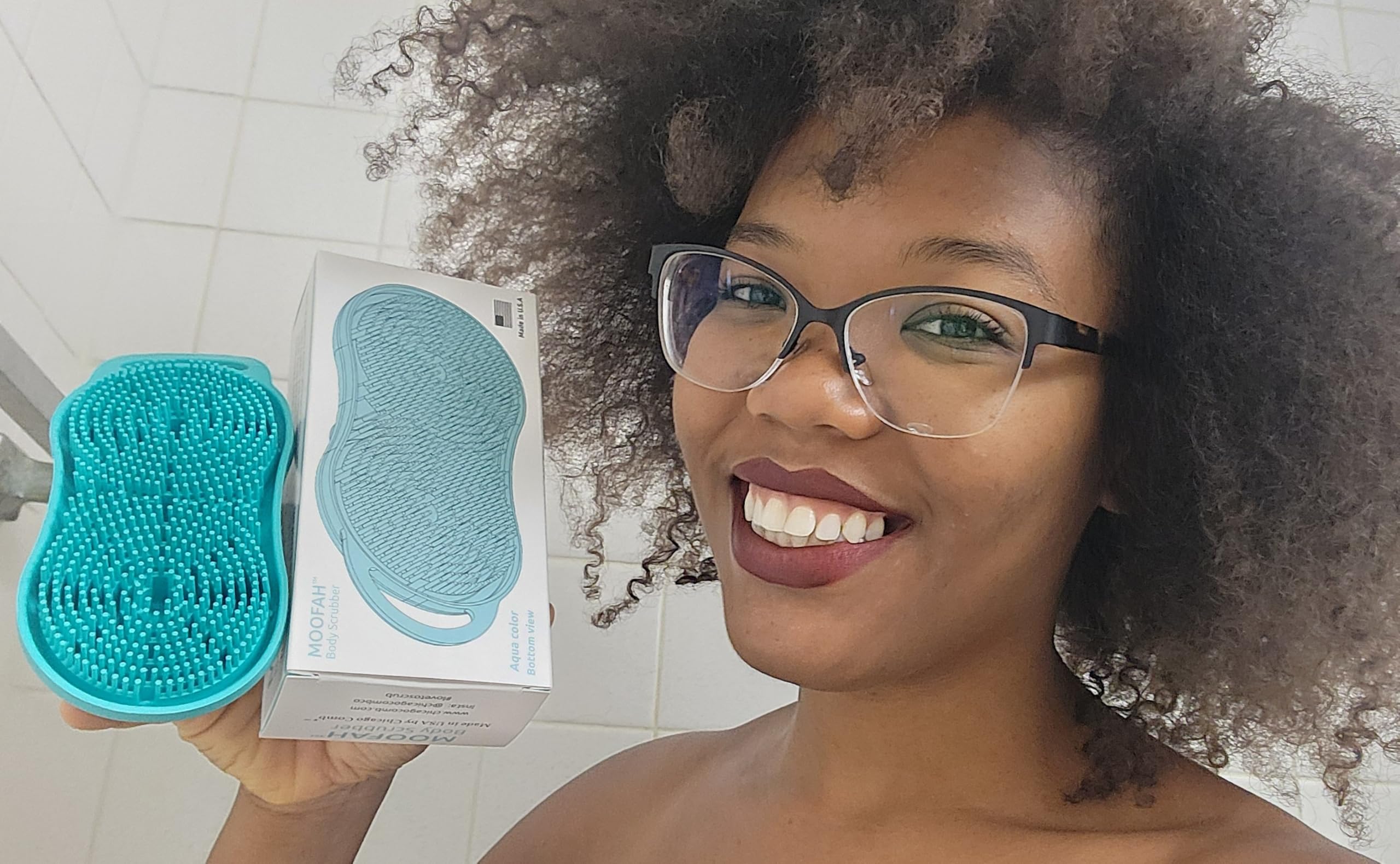 Chicago Comb MOOFAH™ Body Scrubber- Made in USA, Loofah Alternative, Exfoliating, Refreshing, Quick-Drying, Travel-Friendly, Easy-to-Clean (): Aqua