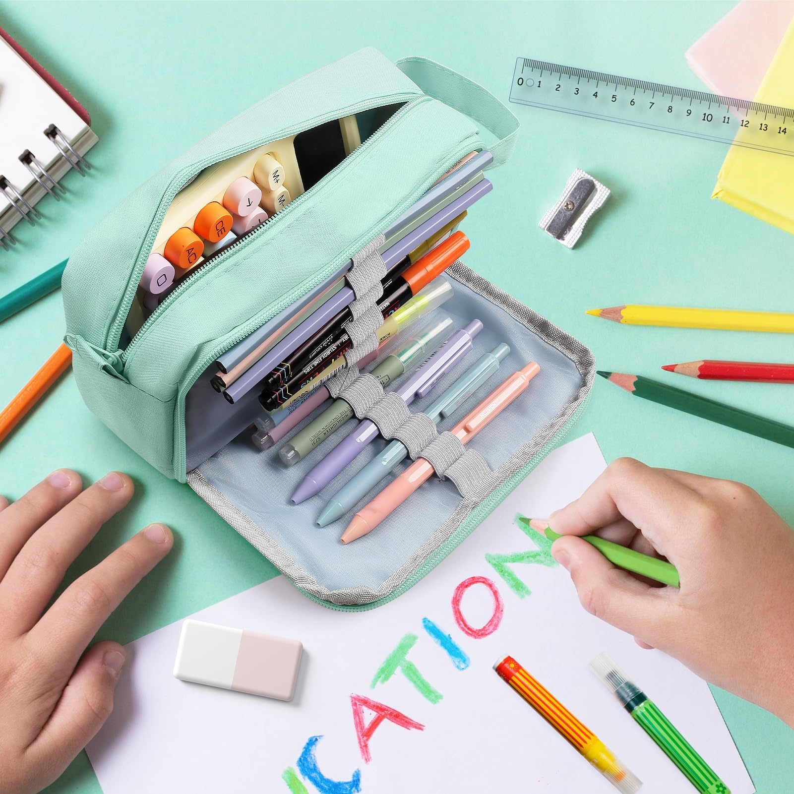 Estuche Escolar Totto Tres Compartimentos Tablero Verde Camuflaje - Kit, Bolso Y Estuche - Los Mejores Precios