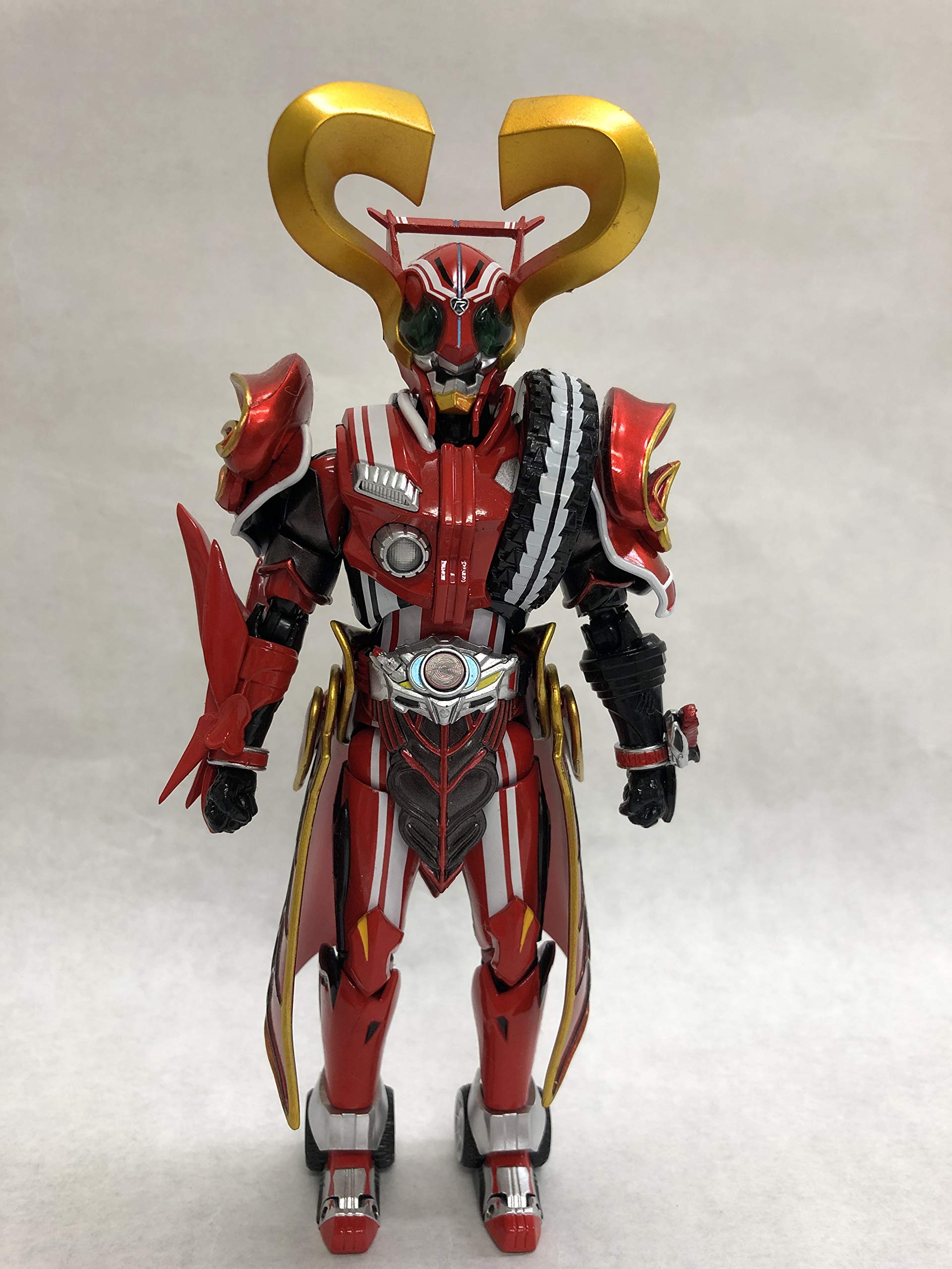 Amazon.co.jp: BANDAI S.H.フィギュアーツ 仮面ライダーハート『仮面 