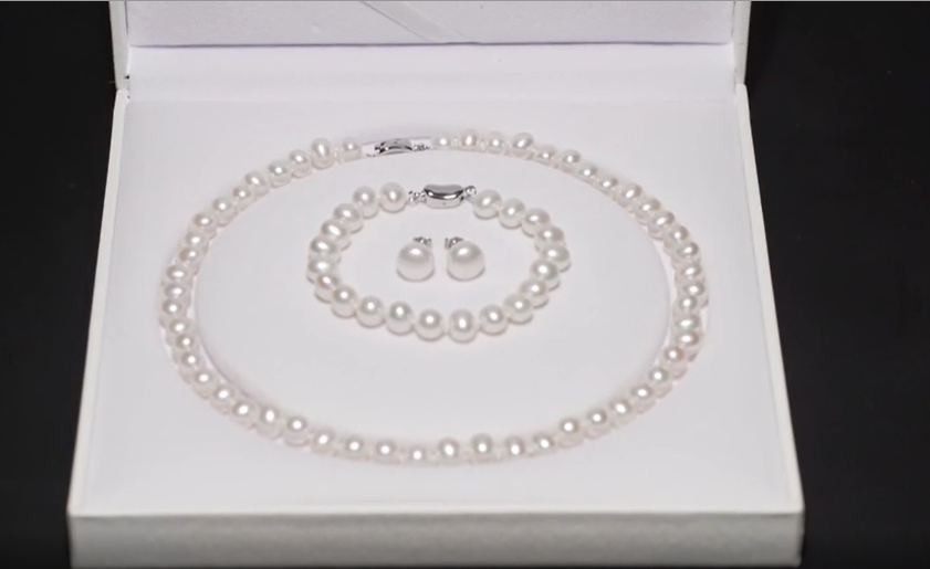 Parure De Bijoux Perles Blanches - Collier Et Bracelet Avec Fermoir Doré Sécurité, Occasion