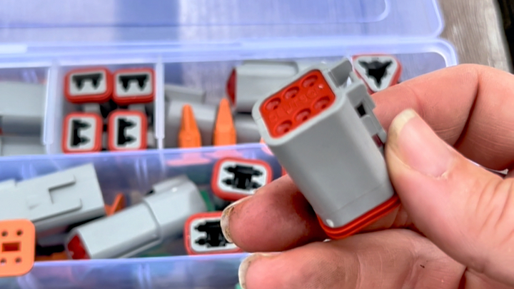Watch Up Close Look at a New Waterproof Wire Connector Kit on Amazon Live