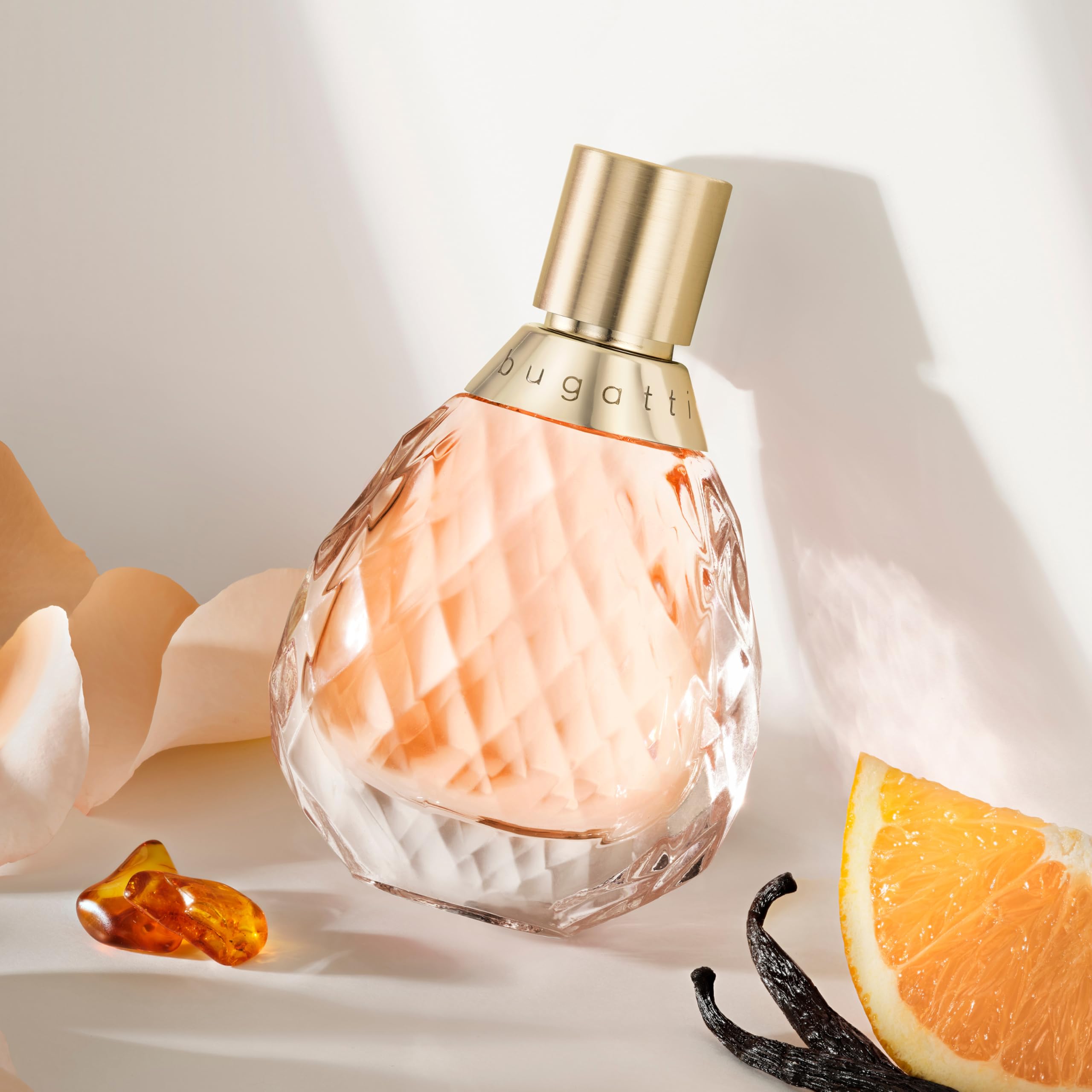 bugatti Felicità Apricot EDP - Profumo da donna 60 ml, fragranza fruttata floreale in bottiglia di vetro, sfumature estive di albicocca, litchi, ibisco, vaniglia e muschio I Eau de Parfum