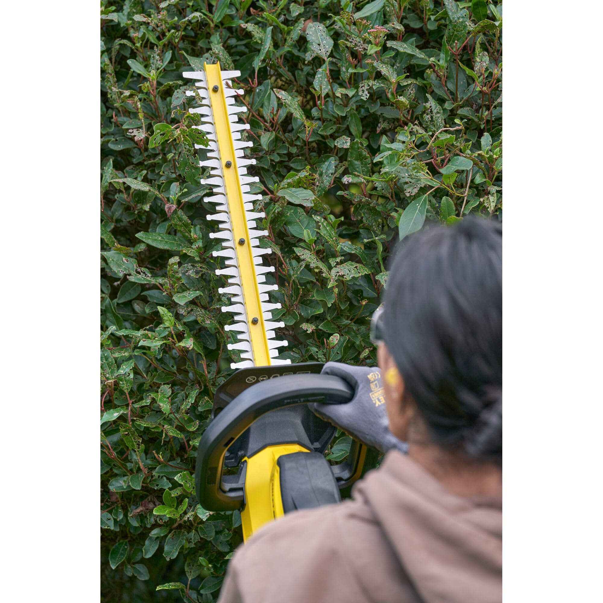 STANLEY FATMAX SFMCHT650D1-QW V20 - Cortasetos con batería (50 cm de Longitud de la Espada, Grosor de Corte de 19 mm, Mango de Planchado y Parada rápida, Incluye batería de 2,0 Ah y Cargador)