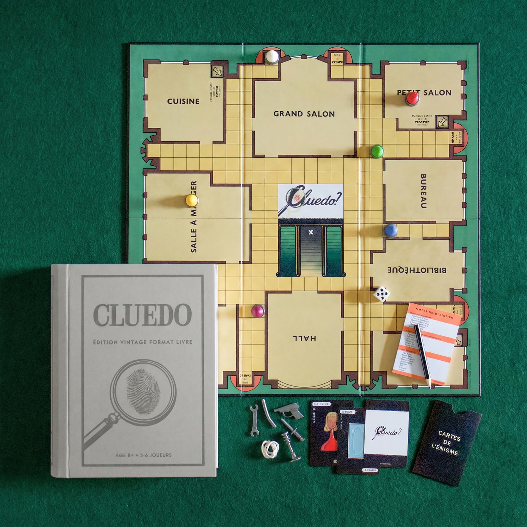 Megableu – CLUEDO Édition Vintage Boite Format Livre - Jeu de Société Classique de Déduction & Enquête pour Famille et Enfants dès 8 Ans - Version Premium Inspirée de 1951-3–6 Joueurs - en Français