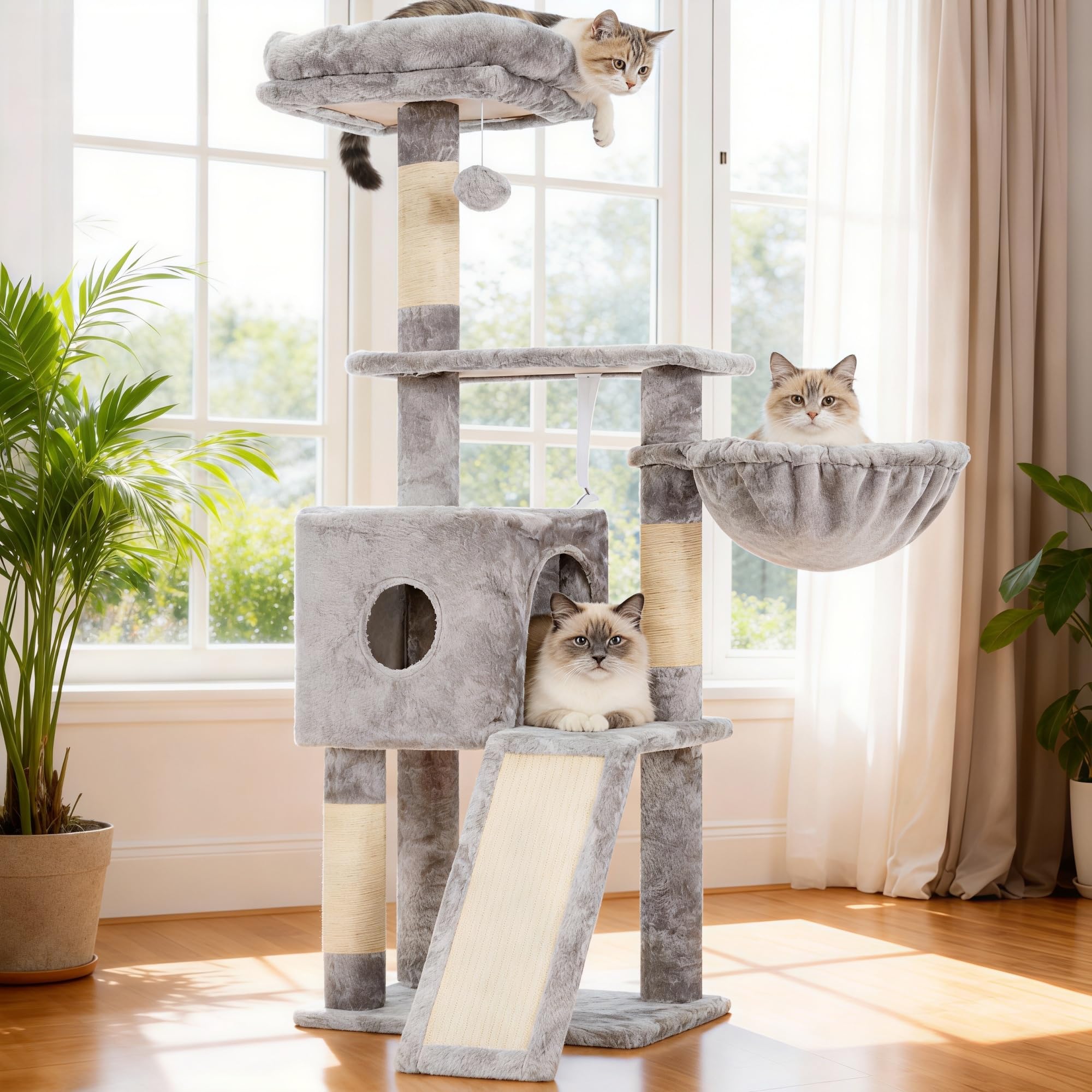 Hey-brother Kratzbaum, 108cm Indoor Katzenbaum, mehrstöckiger Katzenkratzbaum für Kätzchen, mit Kratzsäulen, Rampe, Körbchen, geräumigem Katzenloch und hängendem Pompon-Spielzeug, Hellgrau MPJ007SW