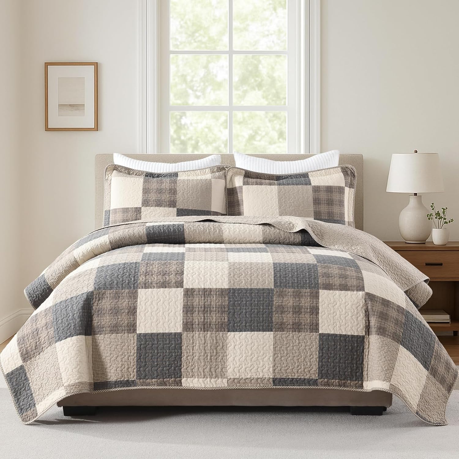 KALOOLA 100% Cotton Quilts Queen Size - Farmhouse Lightweight Quilted Bedding Set 3 Pcs, Rustic Printed Plaid Bedspread with 2 Pillow Shams, Reversible Coverlet for All Season, Khaki/Charcoal/Beige