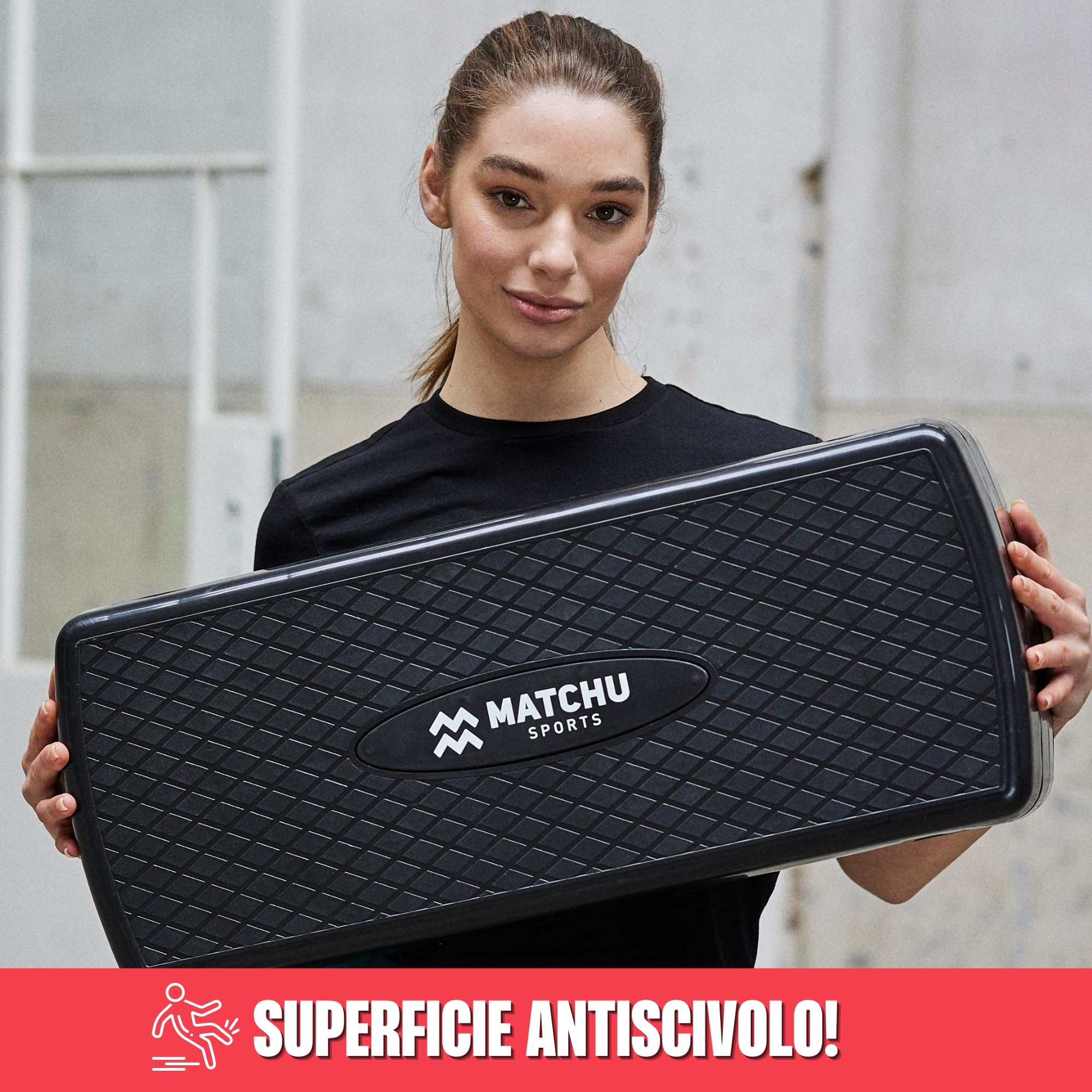 MATCHU - Step per Aerobica Regolabile - Piattaforma Fitness Antiscivolo - Altezza 9 e 14 cm - Capacità 200 kg - 65 x 25 cm - Nero