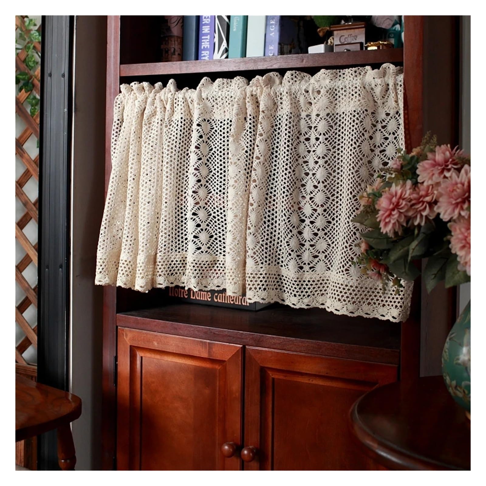 Rideau court en dentelle cuisine toilettes motif floral 150x45