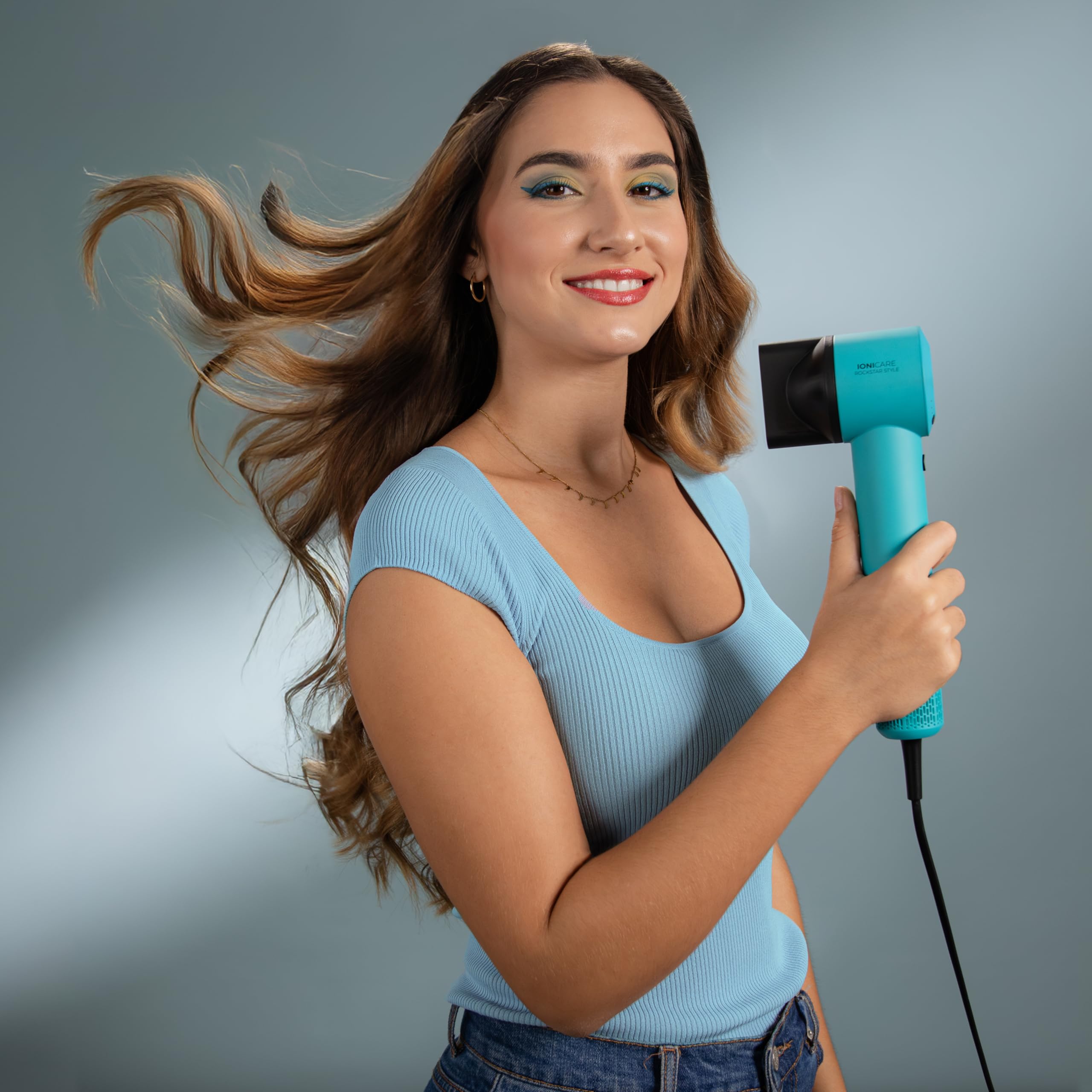 Cecotec Asciugacapelli Ionicare Rockstar Style Blue. Compatto E Leggero 1500W Con Motore Brushless, 110.000 Rpm, Generatore Di Ioni, Impostazioni Temperatura E Velocità, Design Portatile