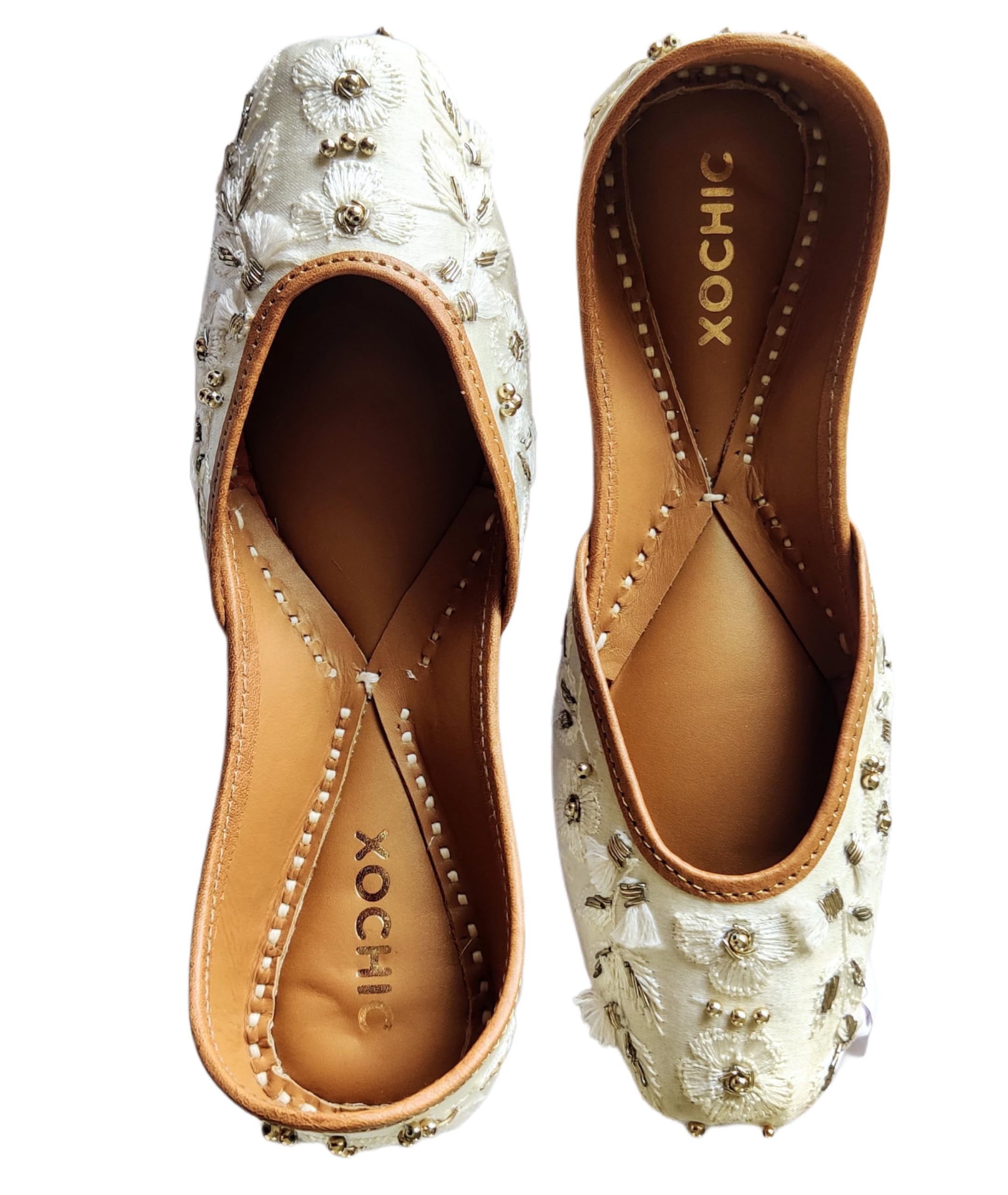 Ivory White Flowers Premium Leather Punjabi Jutti-image-16