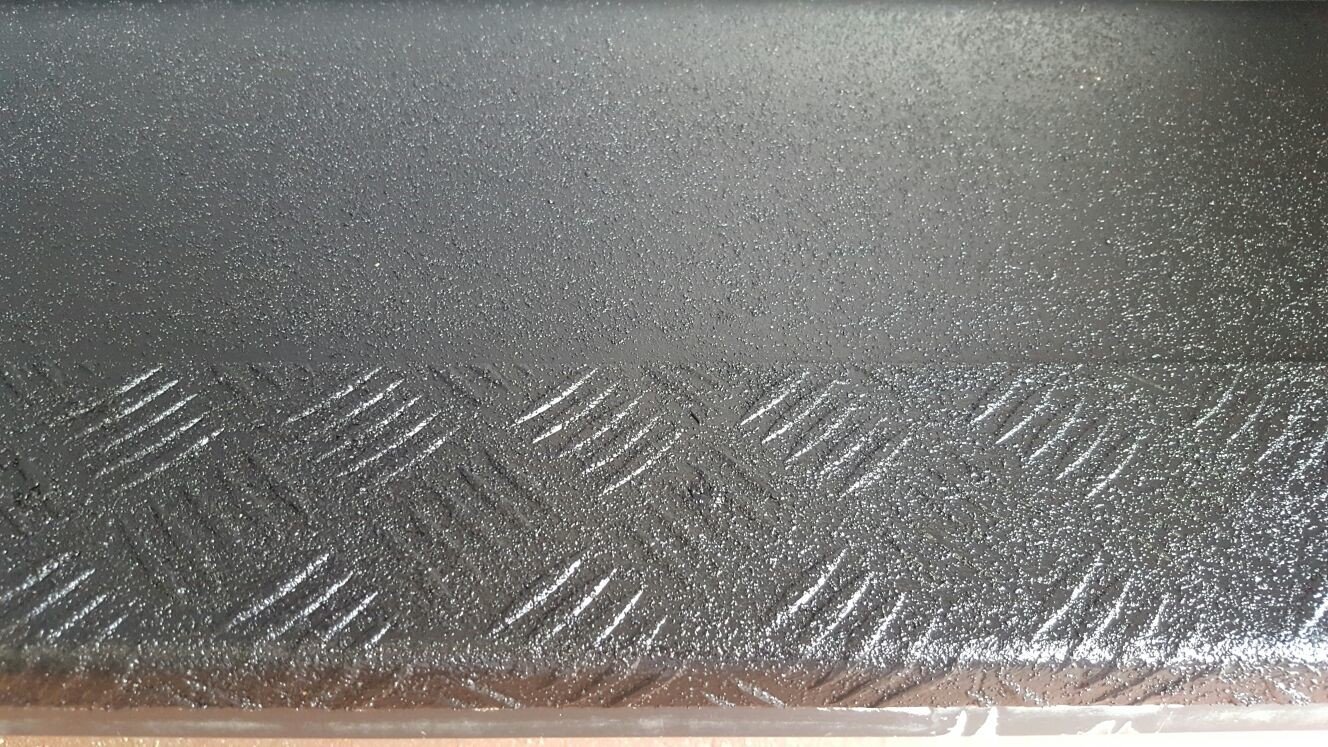 U-POL RAPTOR - Rivestimento per superfici di trasporto, colorabile, con indurente + additivo antiscivolo (948 ml)