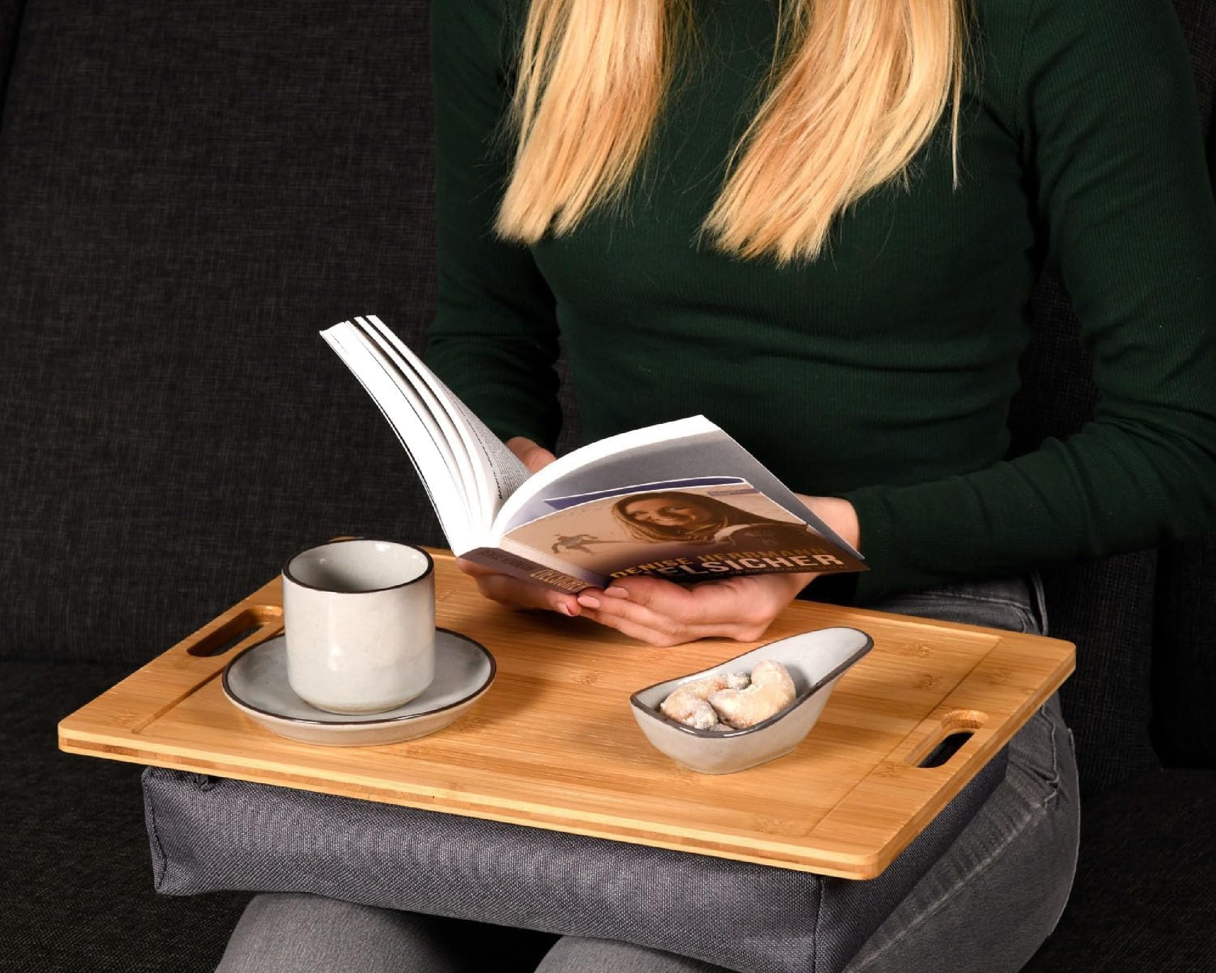 Neustanlo | Knietablett aus Holz | mit Griffen | gepolstert für hohe Stabilität | Bambus Textil | Maße: 45 x 31 cm/Höhe: 8 cm | ideal zum Essen, Lesen oder Arbeiten