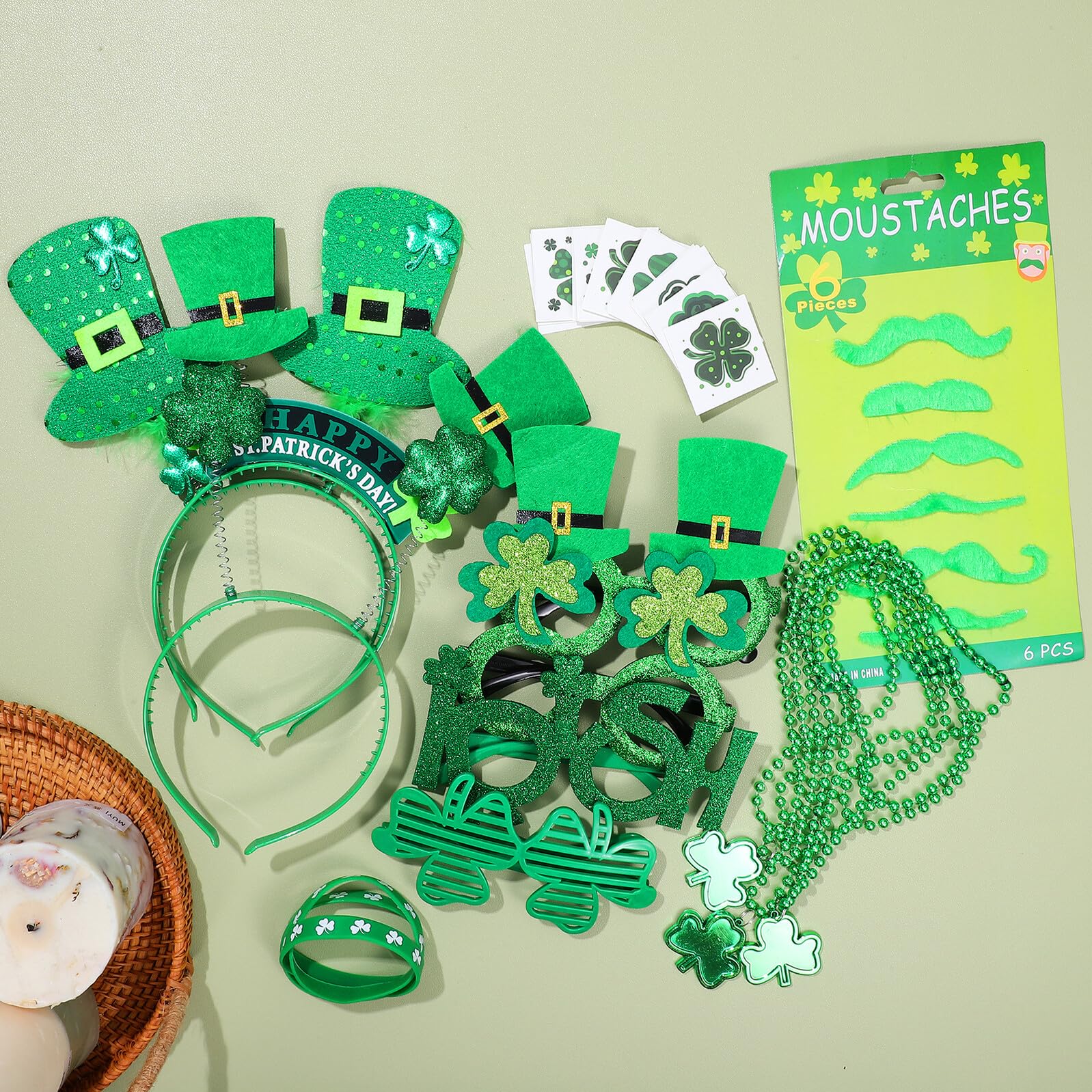 GLEAVI Kit Festa San Patrizio 91 Pezzi con Occhiali, Cerchietti, Collane Trifoglio, Braccialetti e Adesivi per Travestimenti, Accessori per Party a Tema, Carnevale e Servizi Fotografici