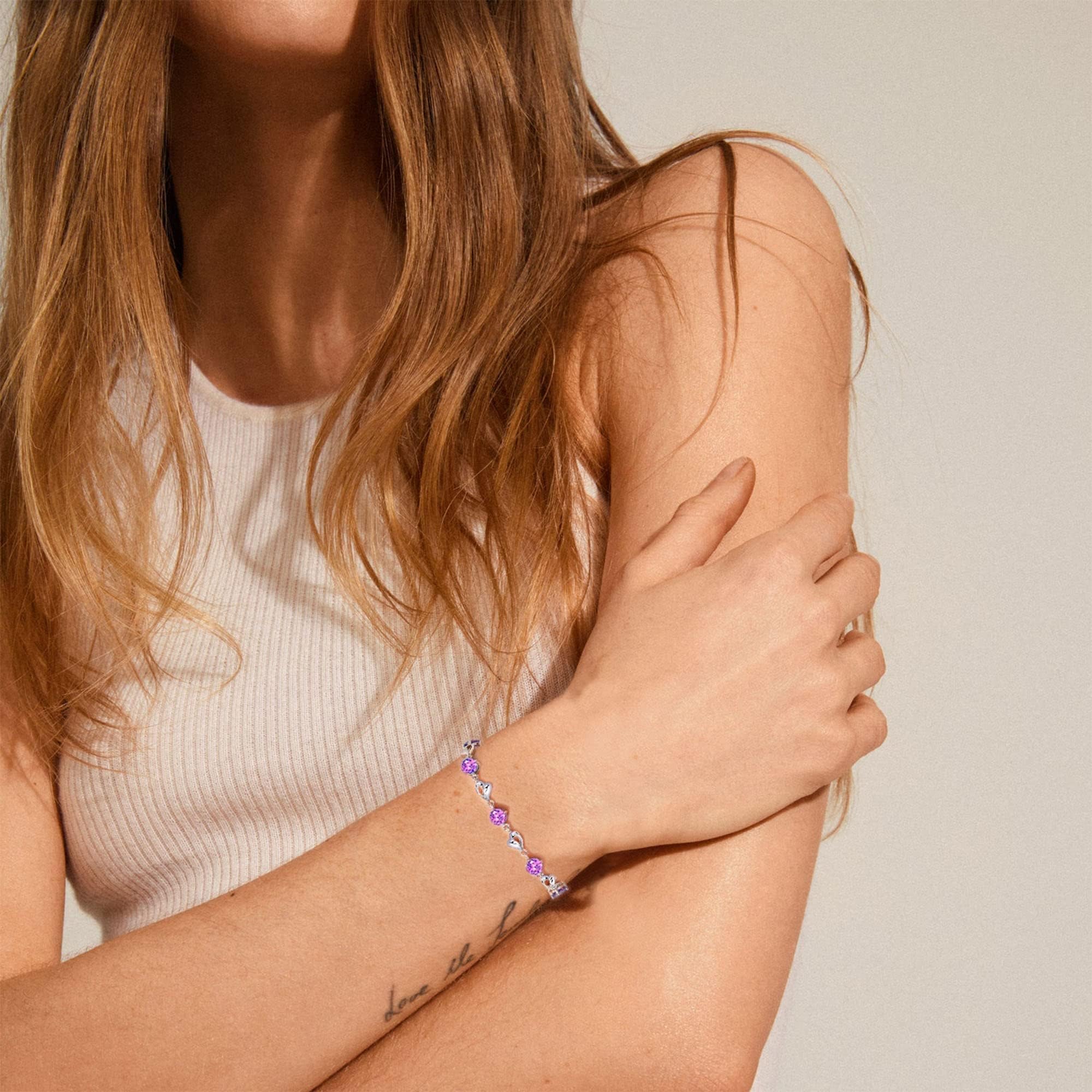 Pulsera de plata de ley 925 para mujer con forma de corazón, pulsera de cadena simple ajustable con circonitas cúbicas azules transparentes, adecuada como joyería para cumpleaños y aniversarios