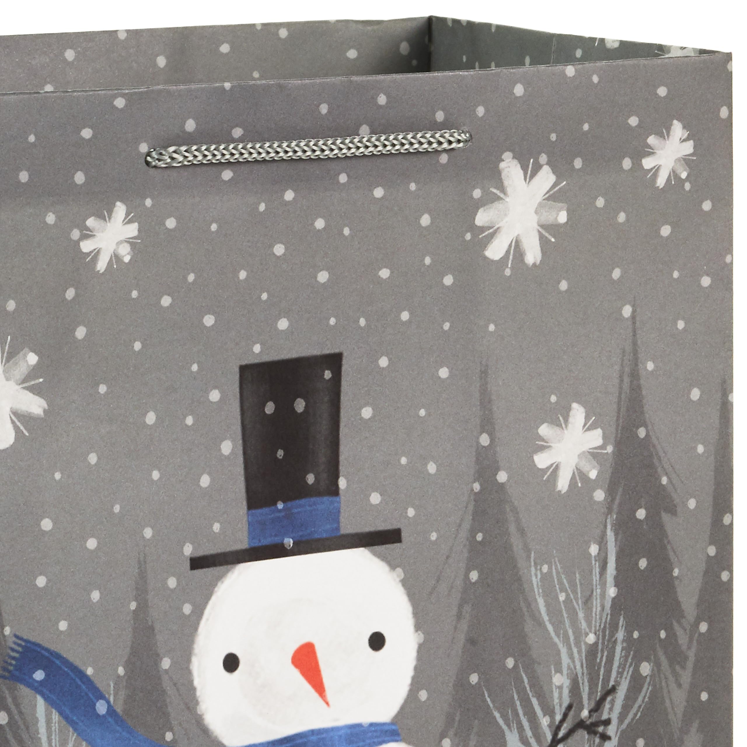 Hallmark Geschenktüten für Weihnachten, verschiedene Größen, 18 Stück, 5 kleine 12,7 cm, 4 mittelgroße 20,3 cm, 4 große 27,9 cm, 3 XL 35,6 cm, 2 Flaschentüten | Schneeflocke, Baum, Schneemann, kariert