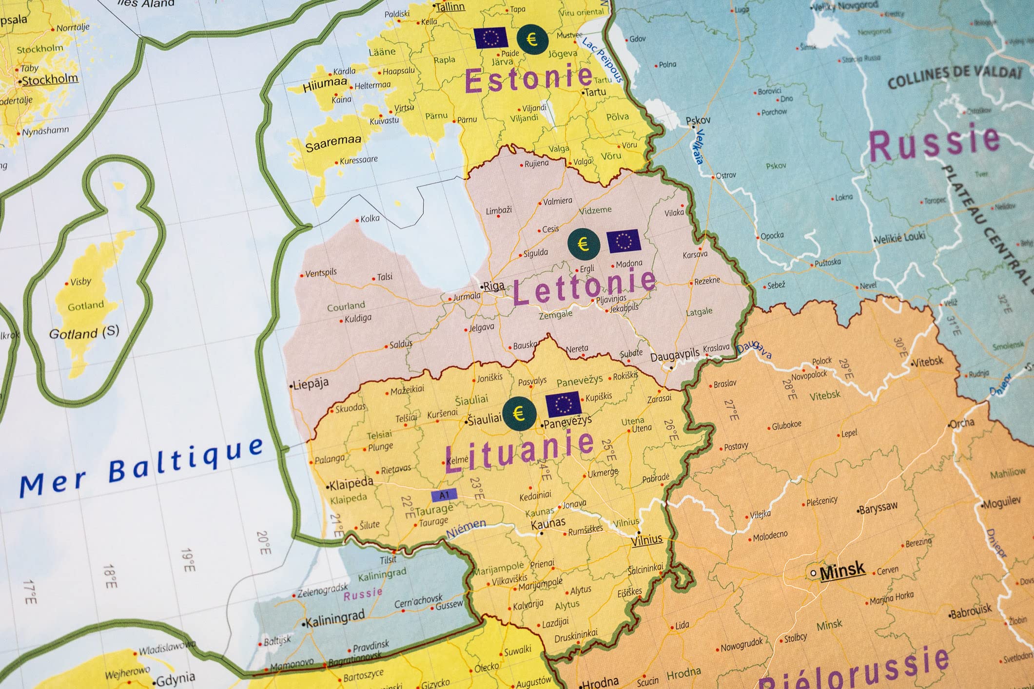 Grande carte de l'europe en français avec plastification sur les deux faces, inscriptible, 90 x 122,5 cm, avec espace Schengen