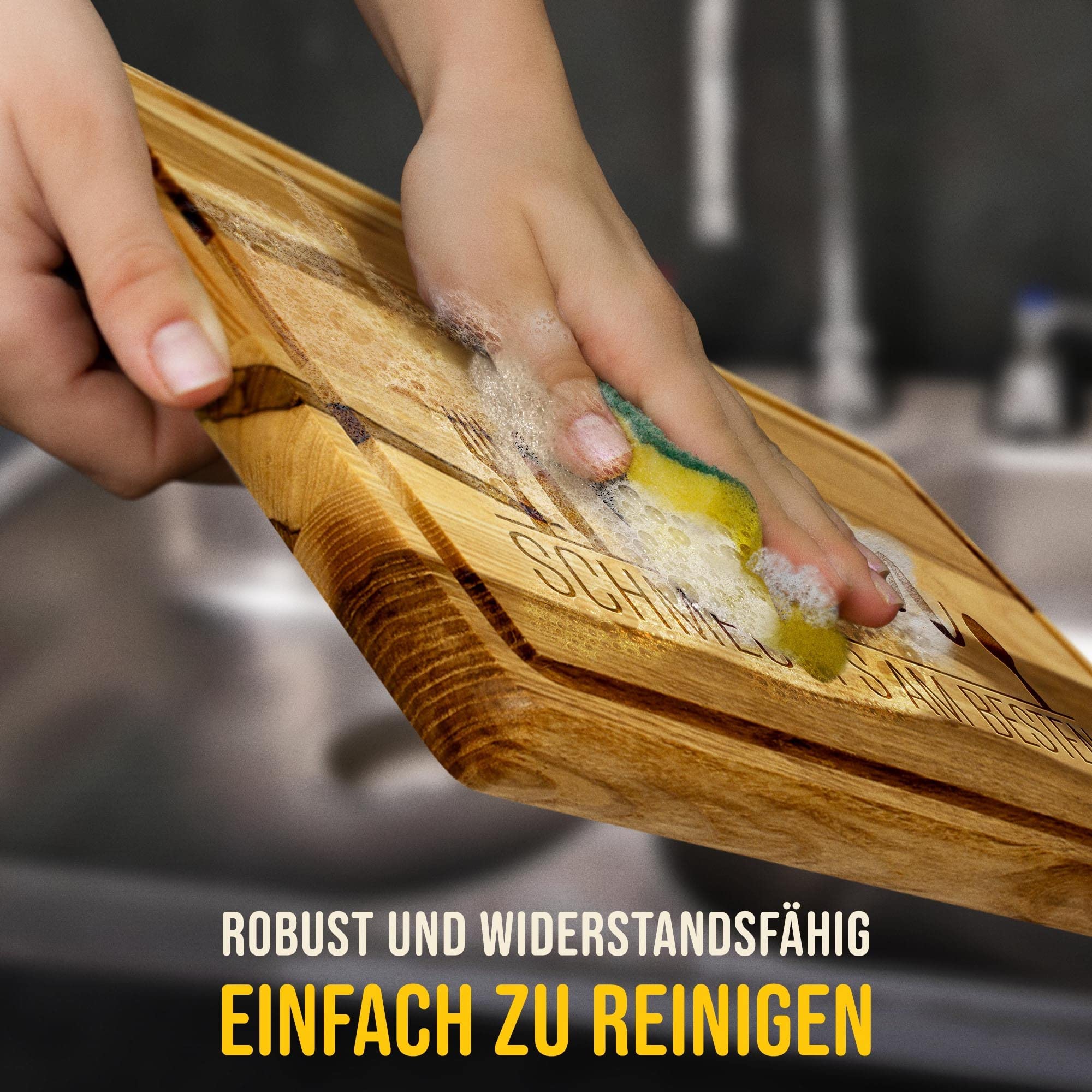 Großes Holzbrett mit Gravur - Bei Oma schmeckt's am besten - Schneidebrett gravieren| Eschenholz, 40 x 25 x 2 cm, Geschenk mit Gravur, Geschenk für Oma