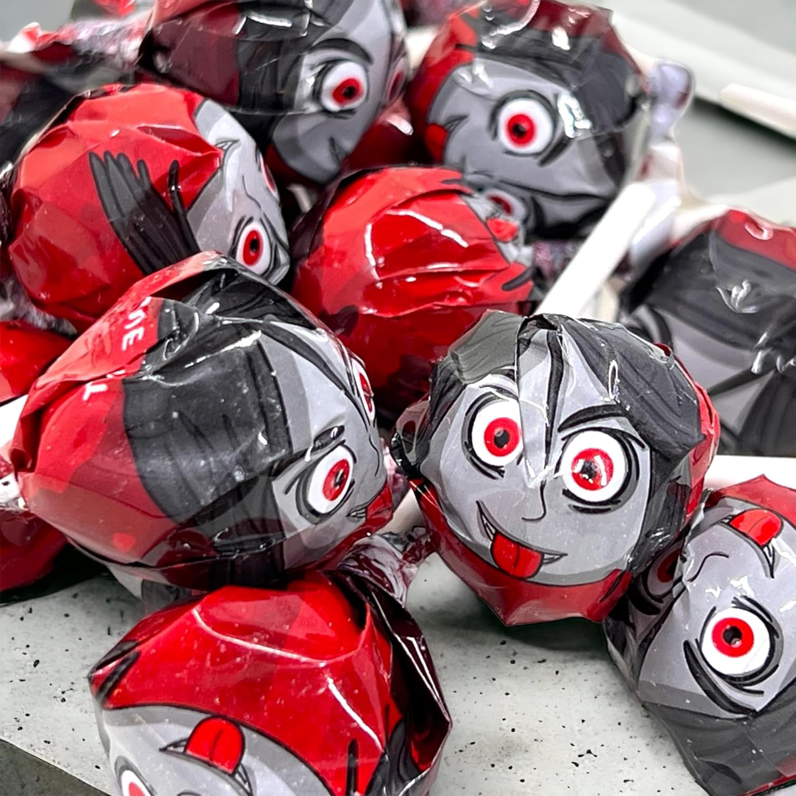 Becky's Bloody Pops Halloween Strawberry Tongue Dye Lollipop 200g