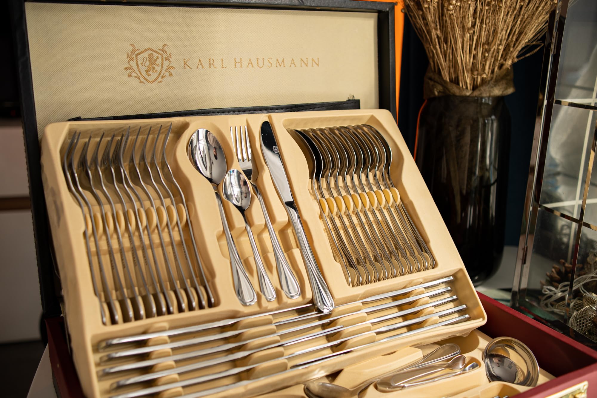KARL HAUSMANN Set Posate 12 Persone, 72 Pezzi in Acciaio Inox 18/0 con Valigetta - Servizio Posate con Coltelli Forchette Cucchiai + Posate da Servizio, Lucido, Lavabili in Lavastovigli